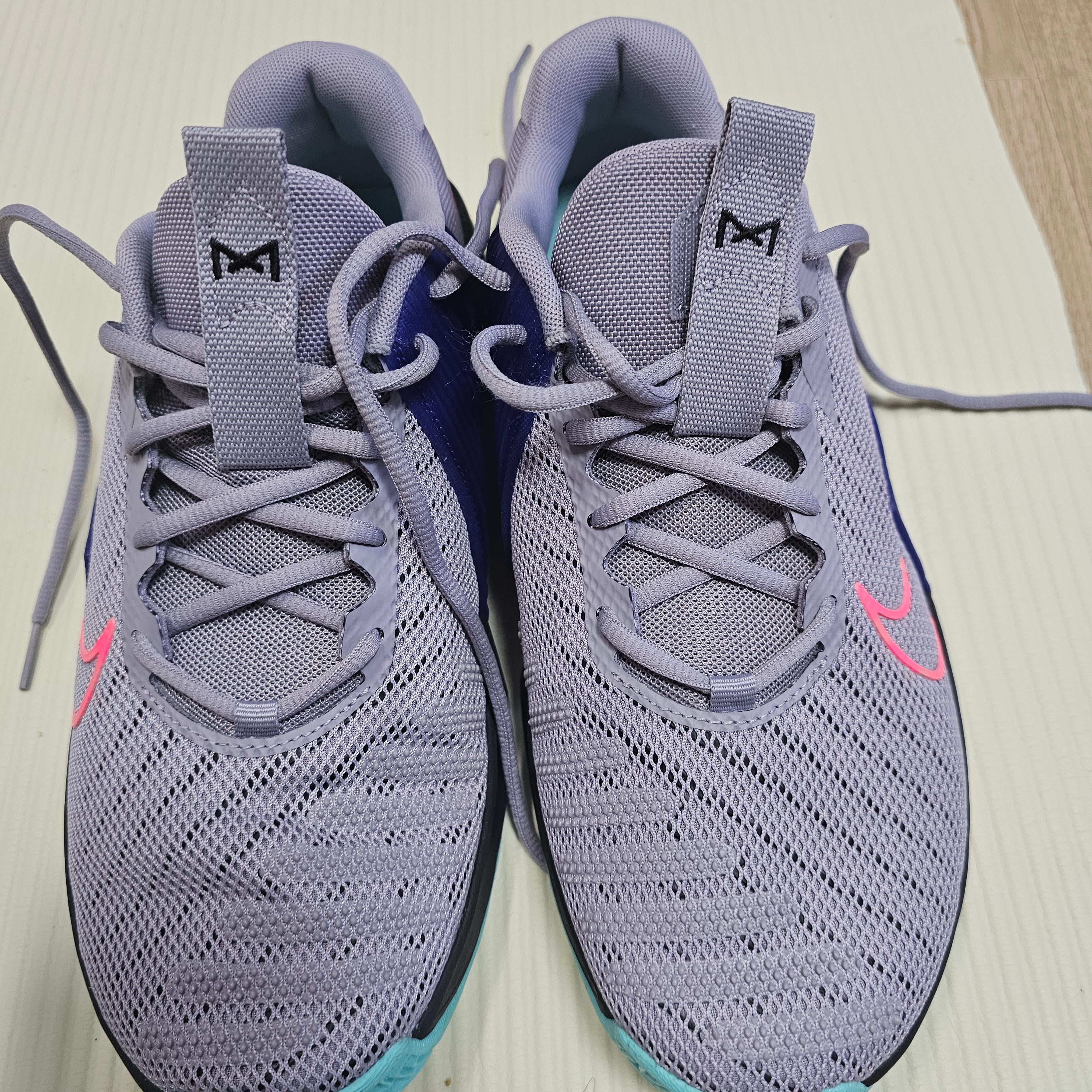 Nike Metcon 9 Cement Grey Black 착용 스타일