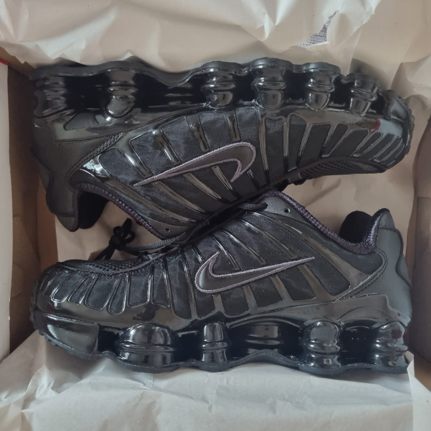 Nike Shox TL Black Metallic Hematite 착용 스타일