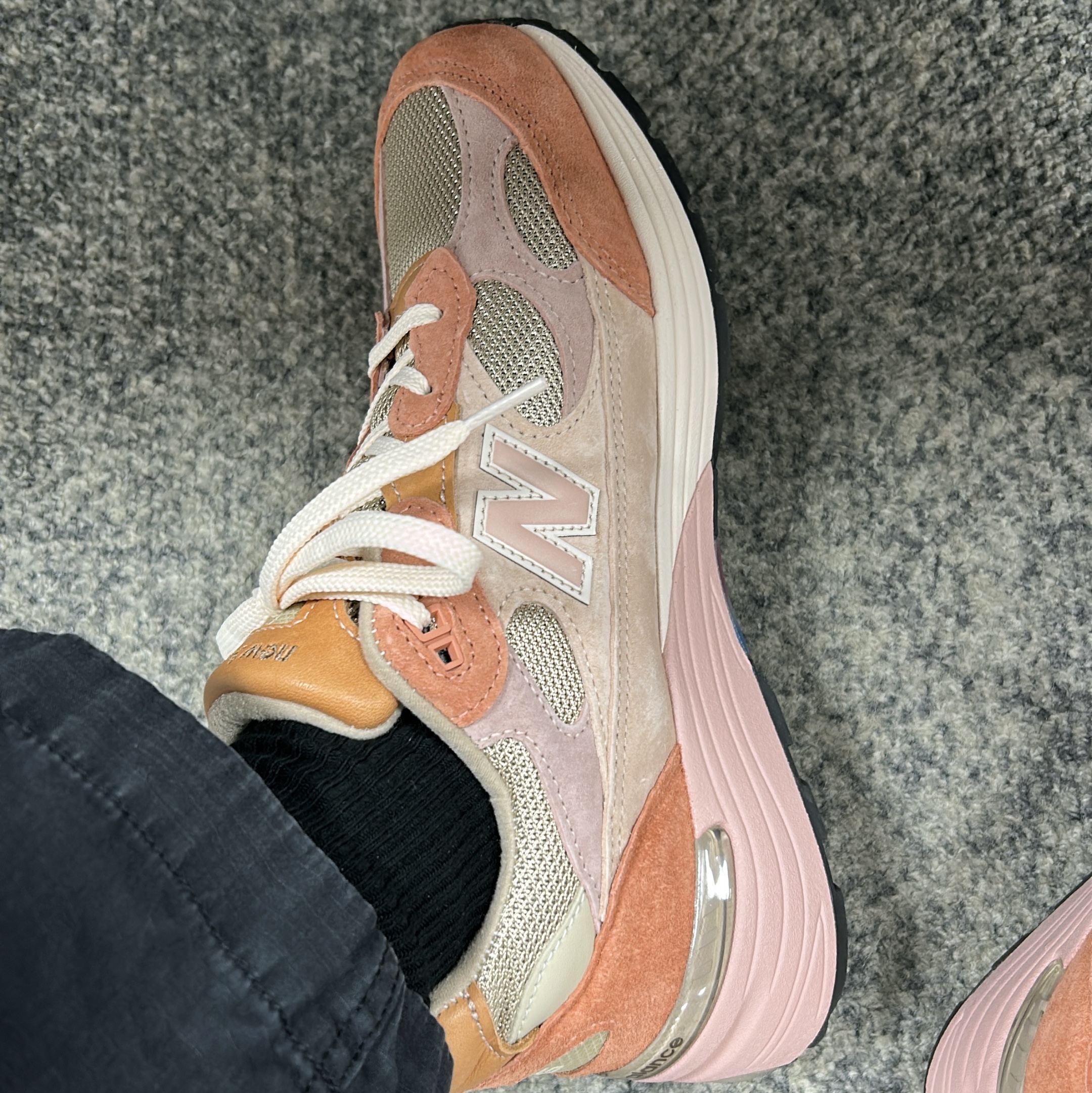 New Balance x Joe Freshgoods 992 Made in USA Aged Well 착용 스타일 - 2