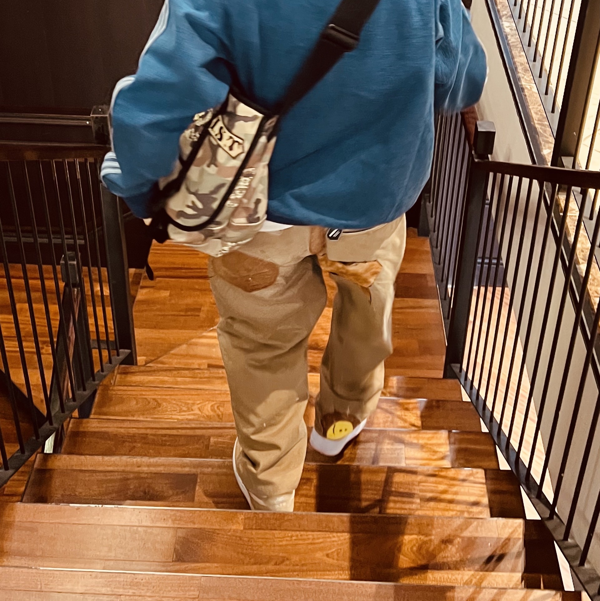 Kapital Katsuragi High Waist Neem Pants Beige, Stussy x Denim Tears Messenger Bag Camo 착용 스타일