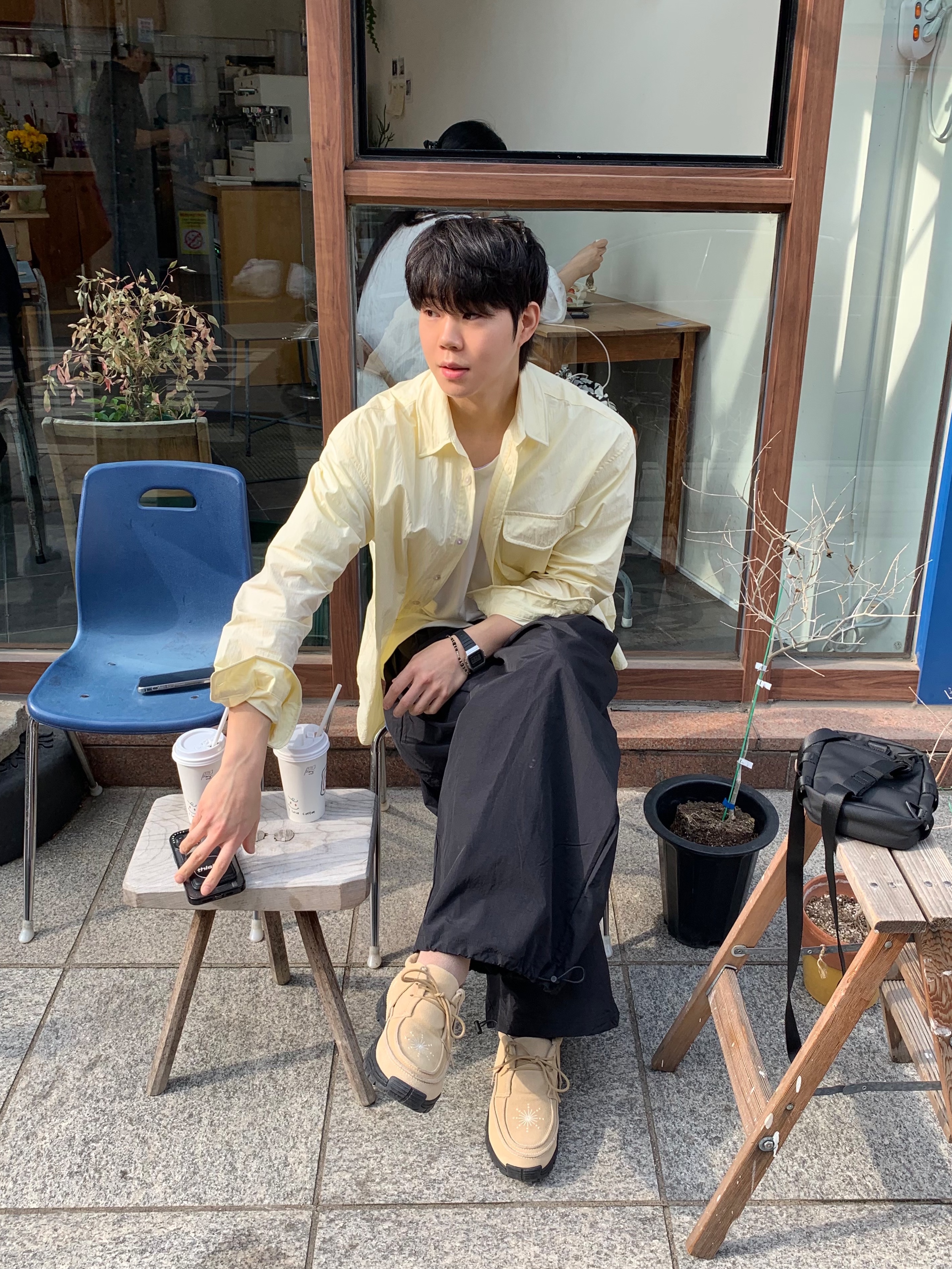 [KREAM 단독] Millo Archive X Negative Three Crescendo Desert Boots Beige 착용 스타일 - 1