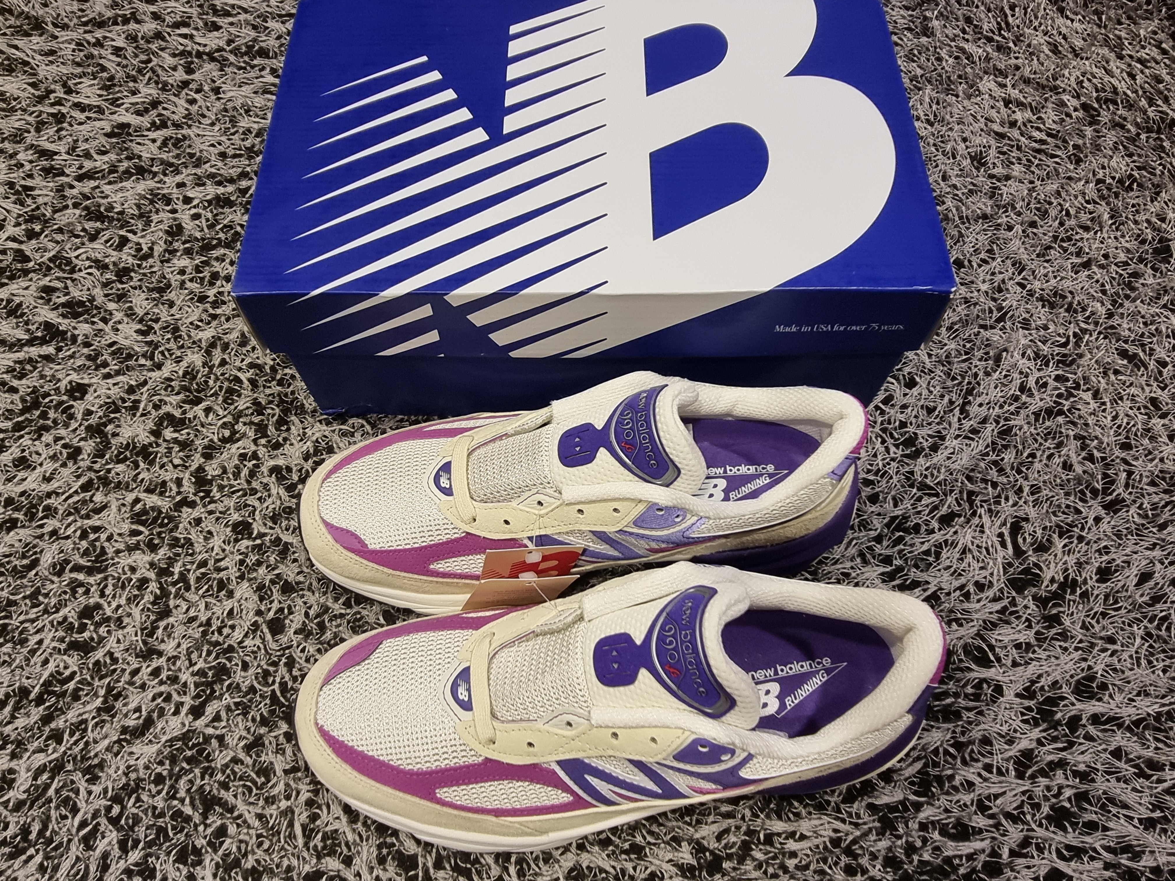 New Balance 990v6 Made in USA Limestone Magenta 착용 스타일 - 6