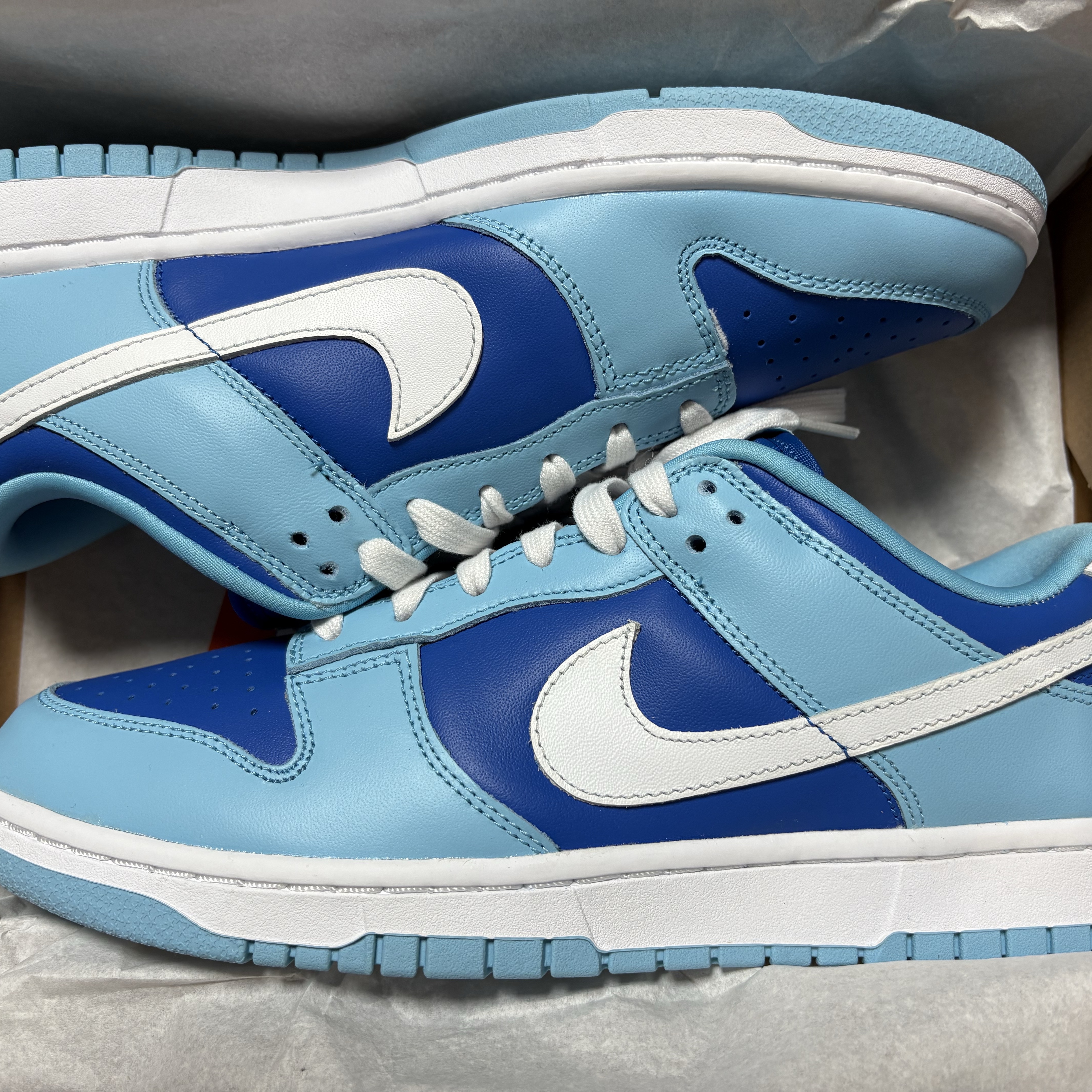 Nike Dunk Low Retro QS Argon 착용 스타일 - 2