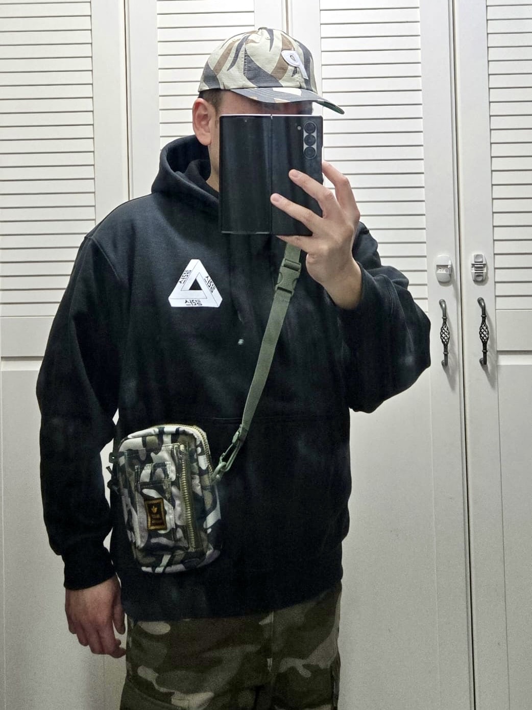 Palace P 6-Panel Tri Bal - 24FW, Palace Seoul 2 Seoul Hoodie Black - 25SS 착용 스타일