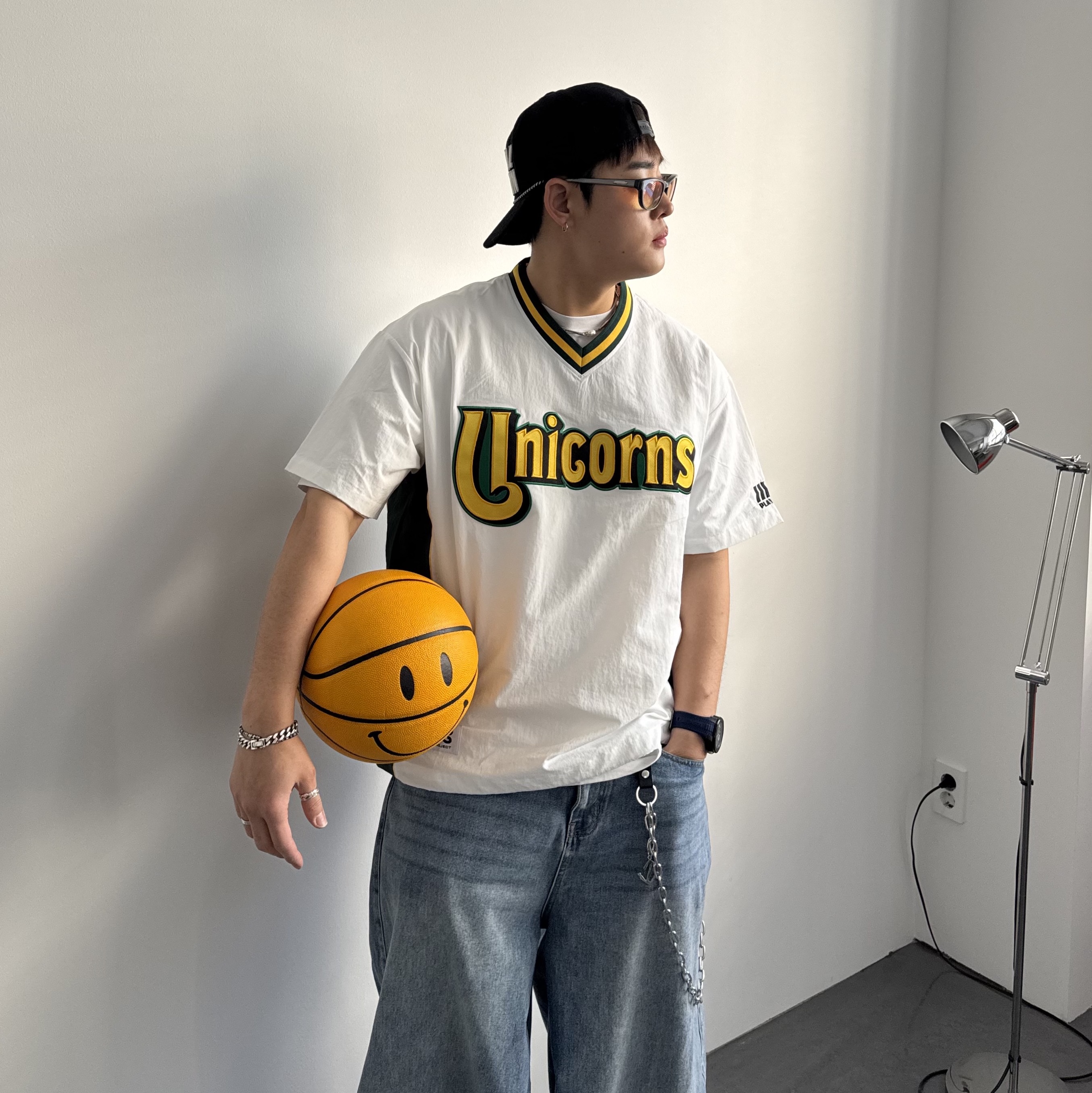 WILLBE PLAY Unicorns Overfit Anorak White, Nike Shox R4 Metallic Silver Red 착용 스타일 - 6