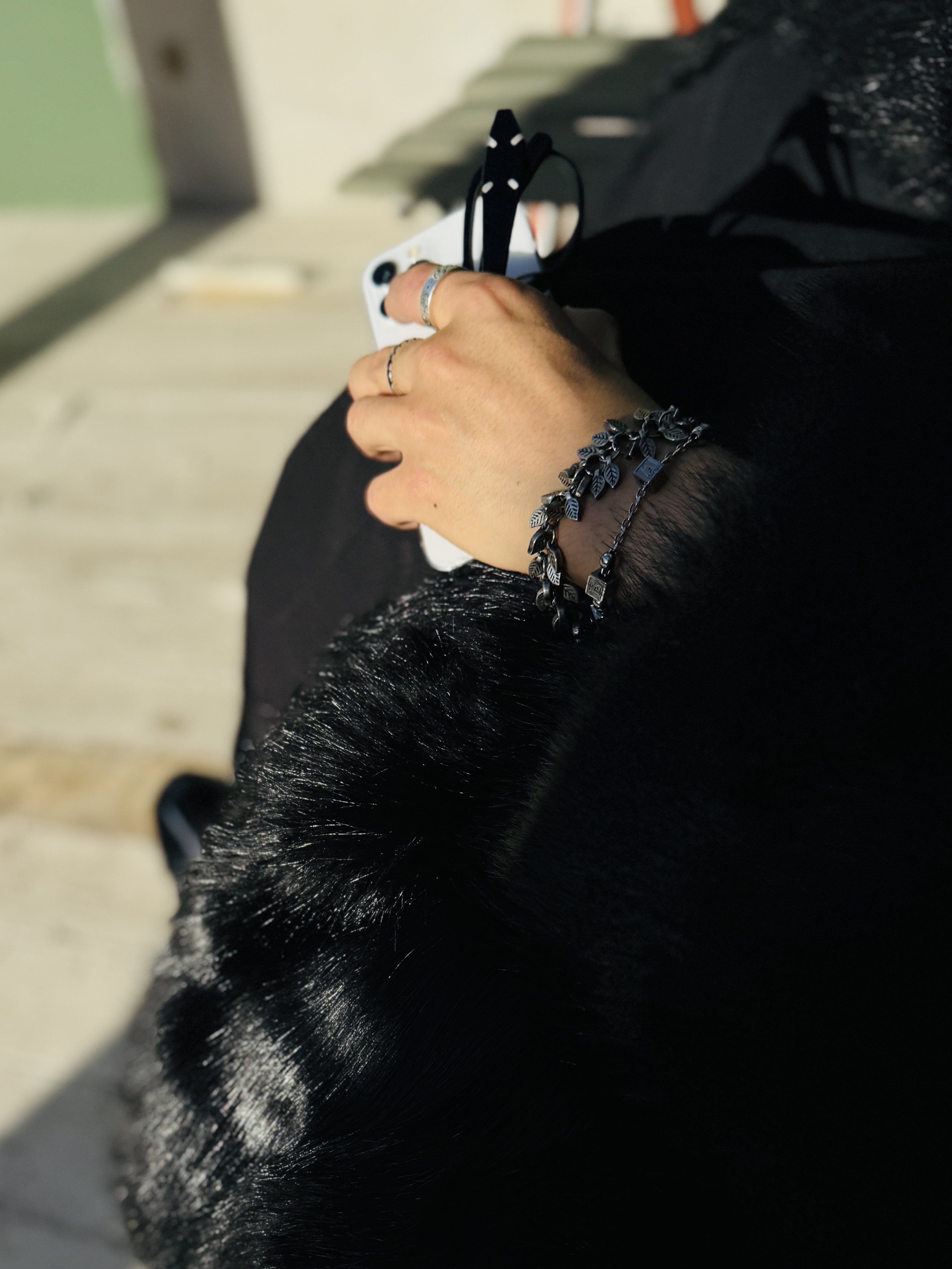 Nike Shox R4 Black and Metallic Silver, Hono Report Leaf Bracelet 착용 스타일 - 6