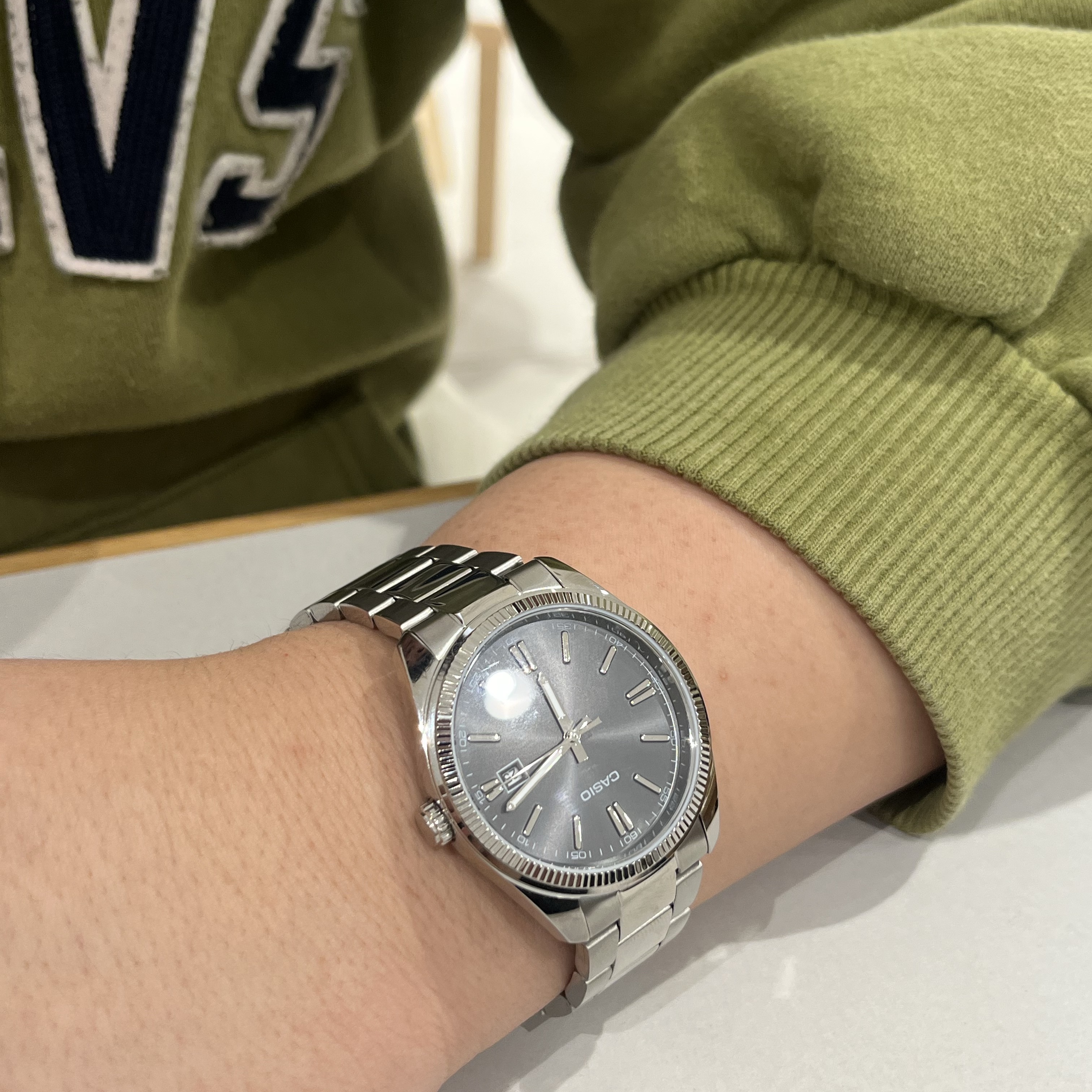 Casio MTP-1302D-1A1 착용 스타일