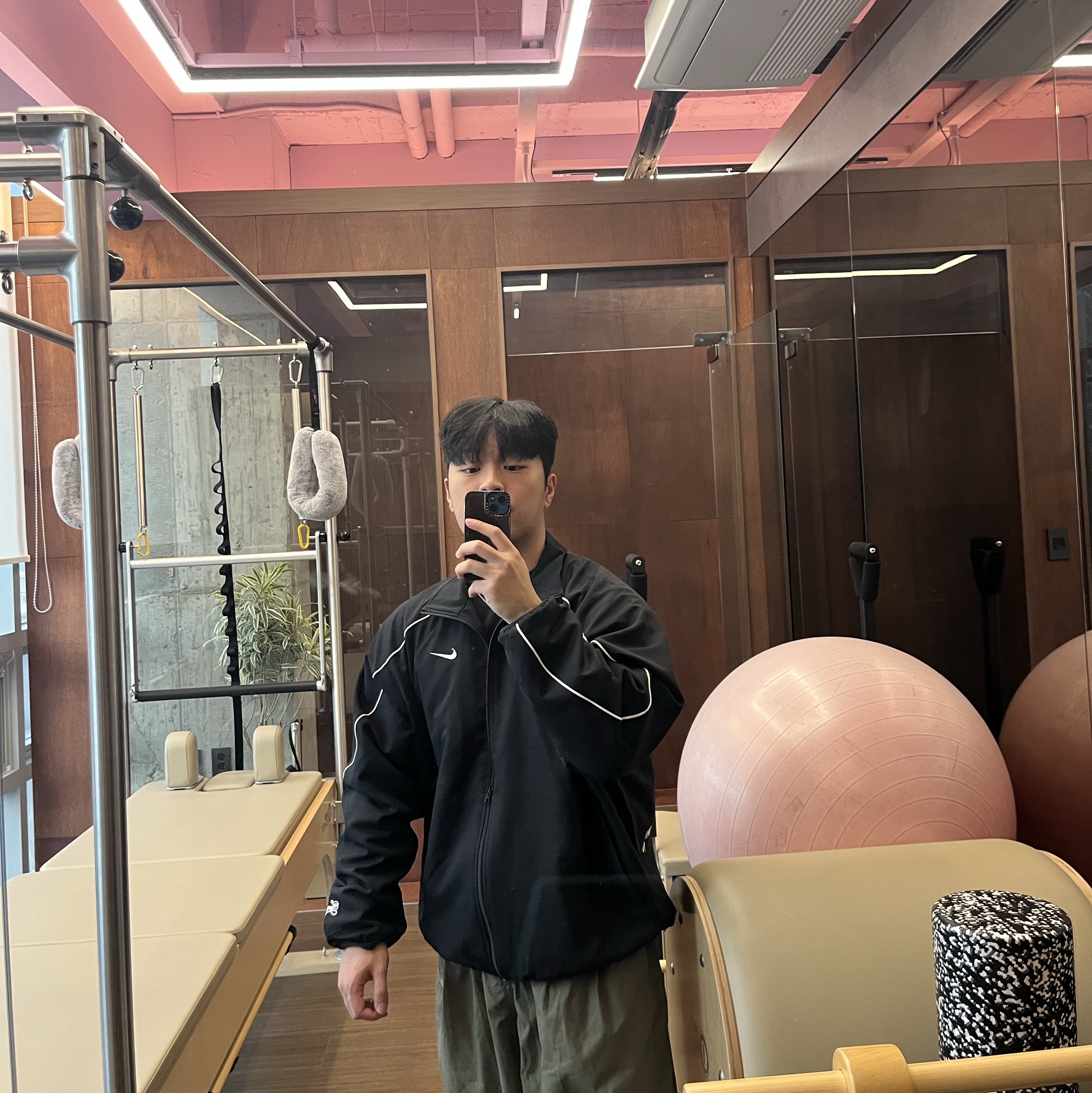 Supreme x Nike Track Jacket Black - 25SS 착용 스타일 - 2