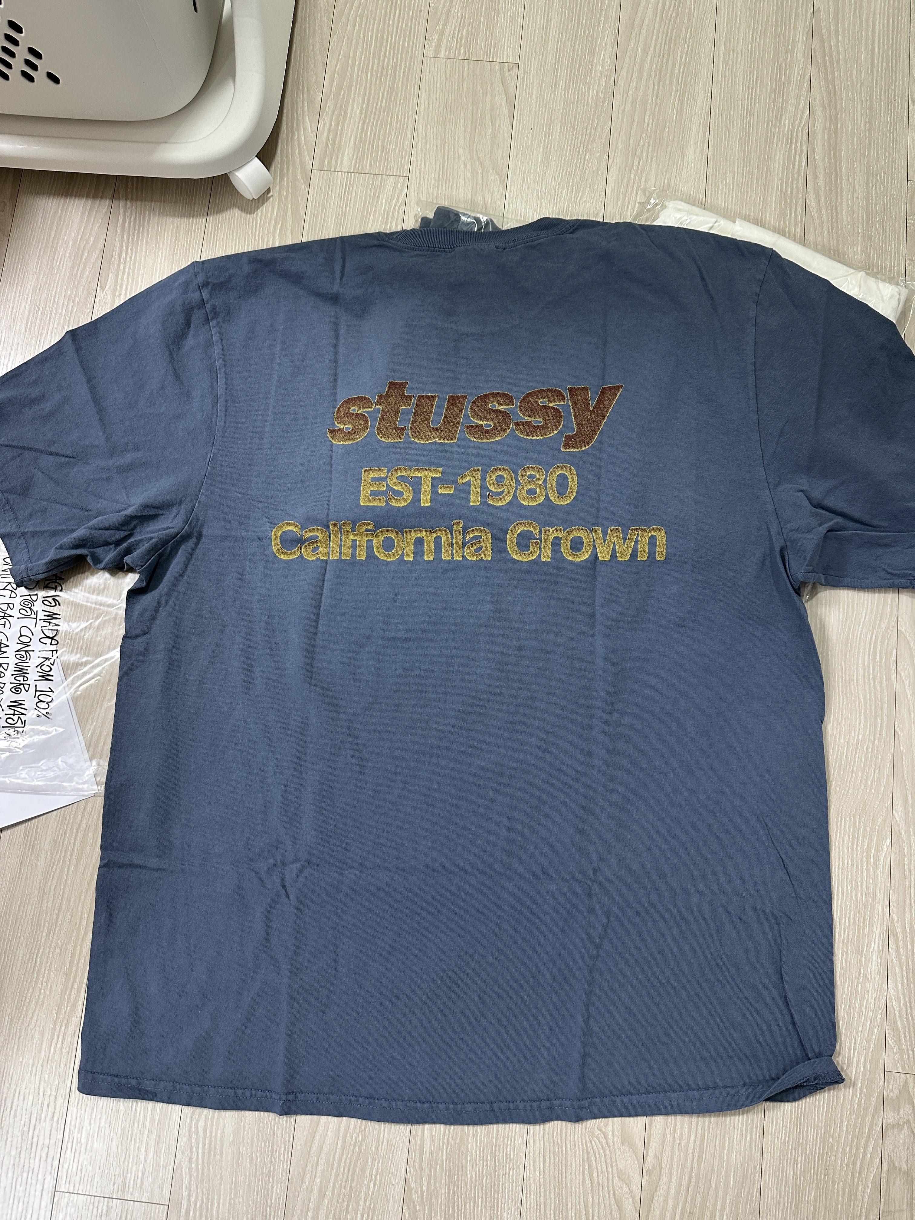 Stussy California Grown Pigment Dyed T-Shirt Navy 착용 스타일