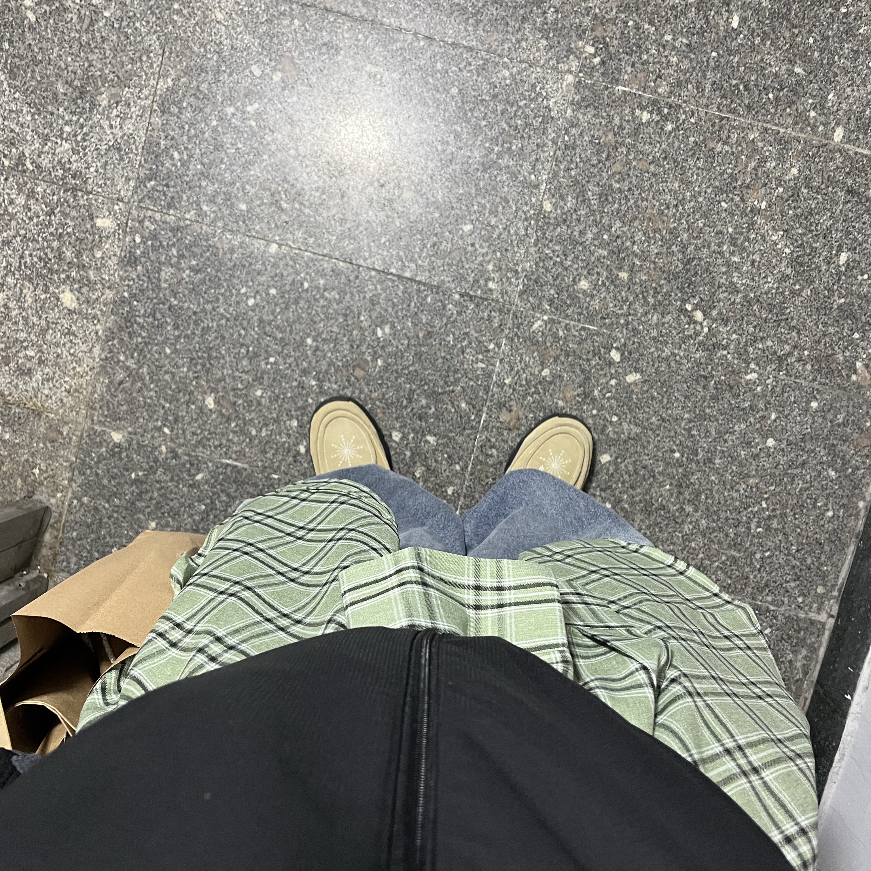 [KREAM 단독] Millo Archive X Negative Three Crescendo Desert Boots Beige 착용 스타일 - 2
