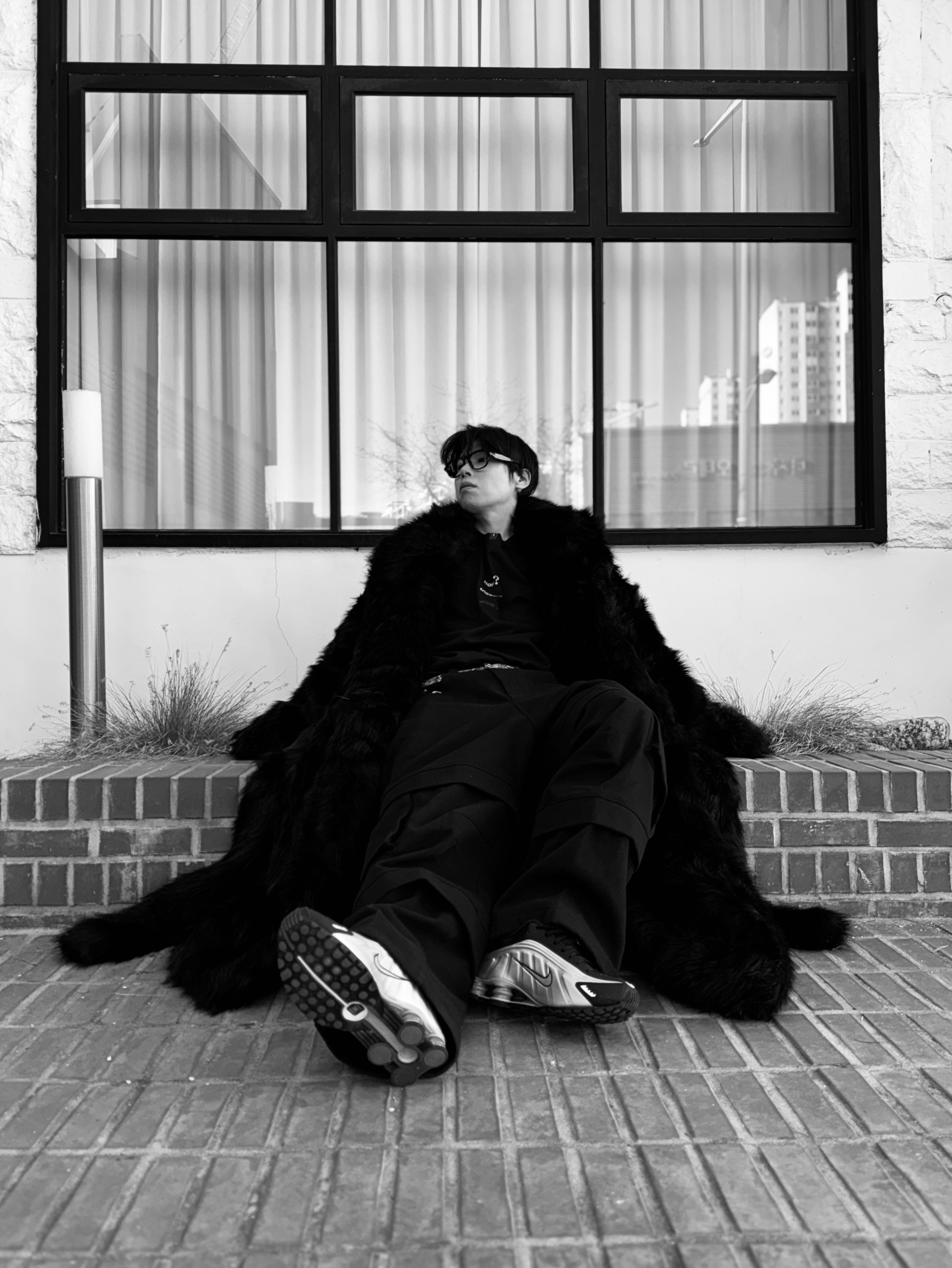 Nike Shox R4 Black and Metallic Silver, Hono Report Leaf Bracelet 착용 스타일 - 9