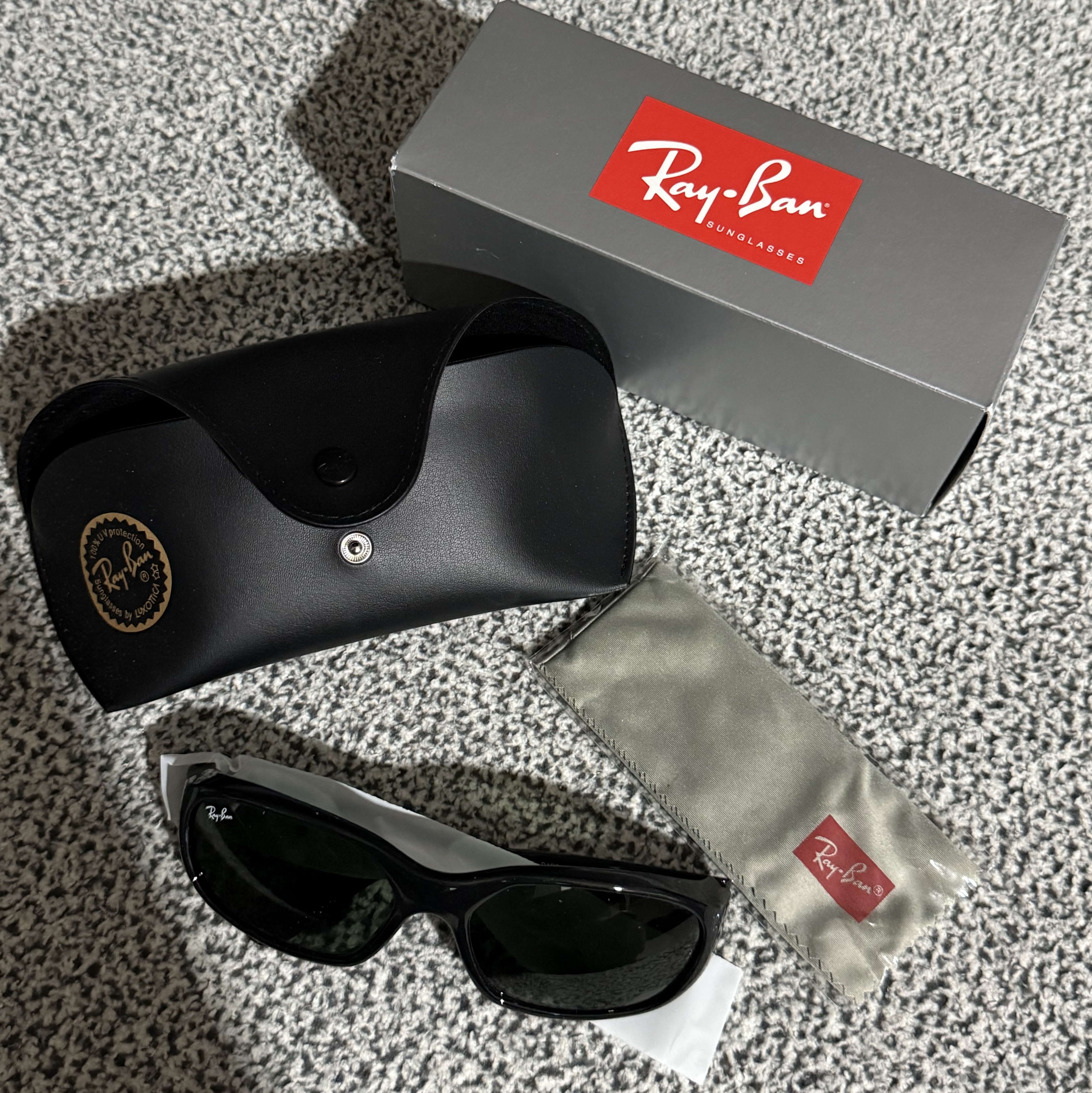 Ray-Ban DADDY-O II Polished Black Frame Green Classic G-15 Lenses 착용 스타일