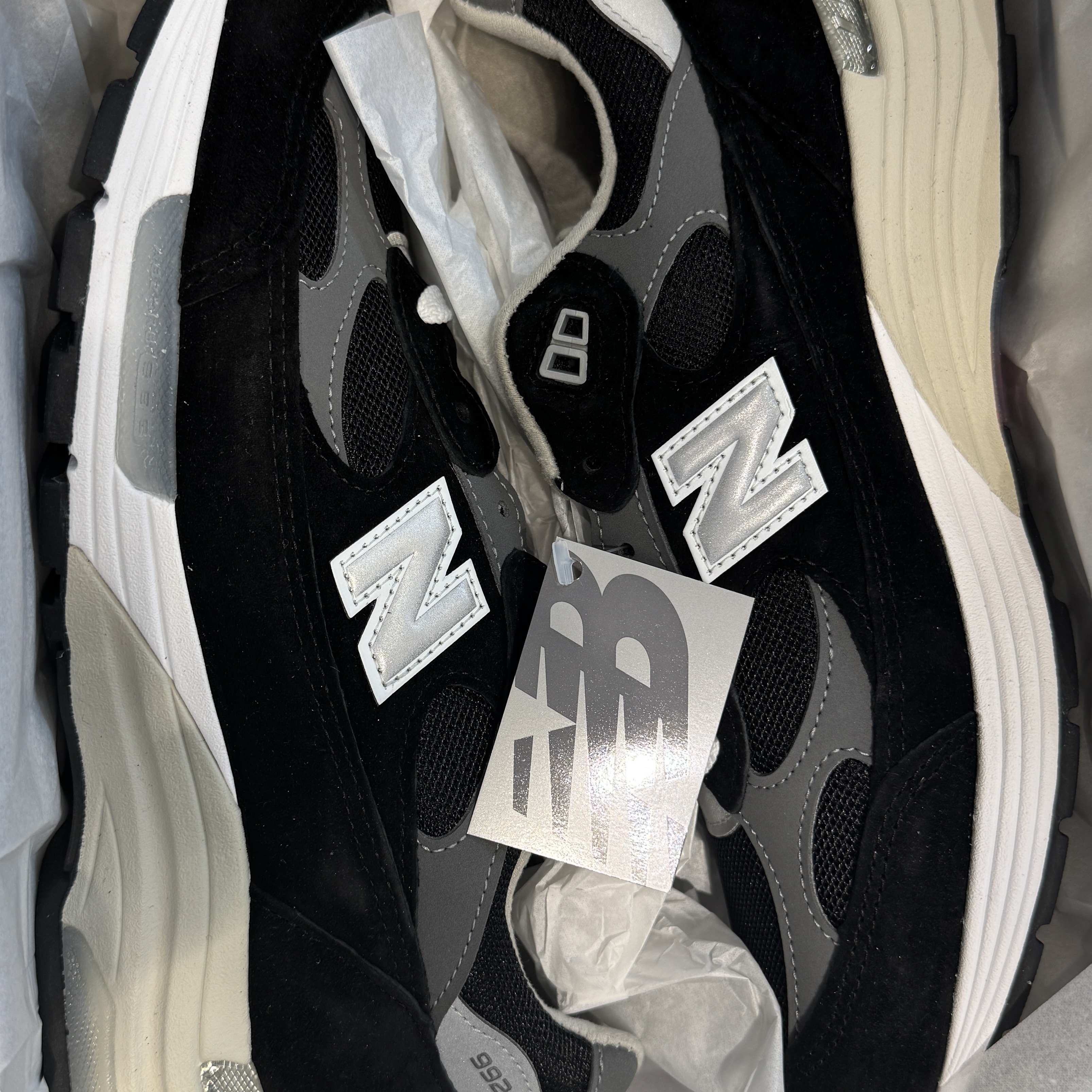 New Balance 992 Made in USA Core Black Grey, New Balance 992 Made in USA Black 착용 스타일 - 2