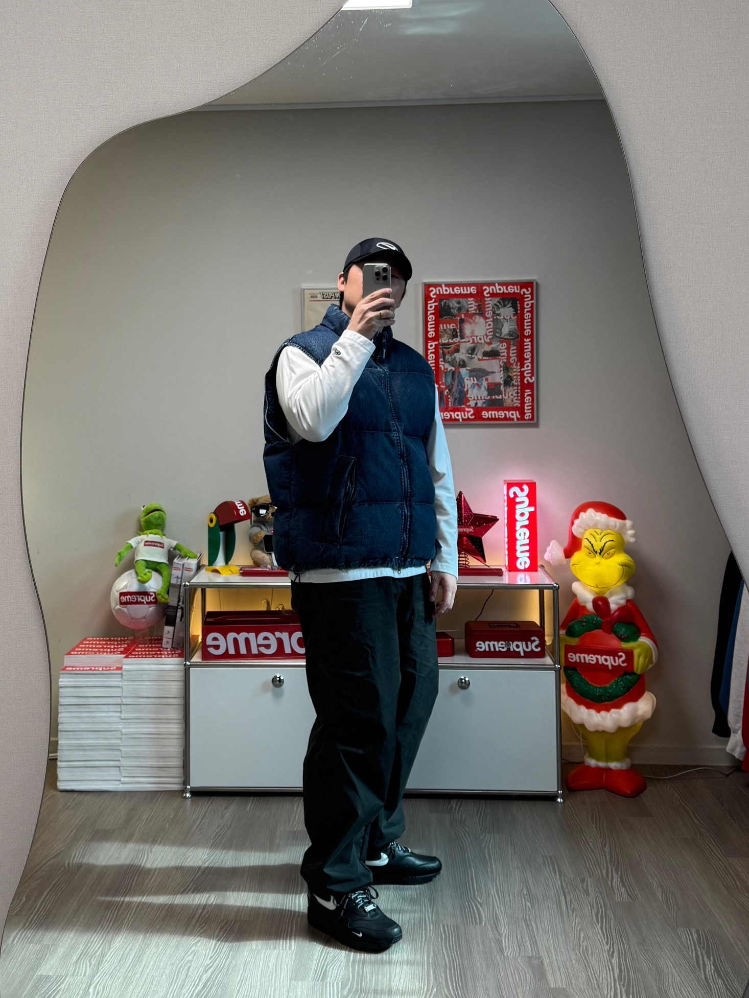 Supreme x Nike Running Hat Black - 25SS, Nike x Supreme Air Max 1 '87 Black White - 25SS 착용 스타일 - 1
