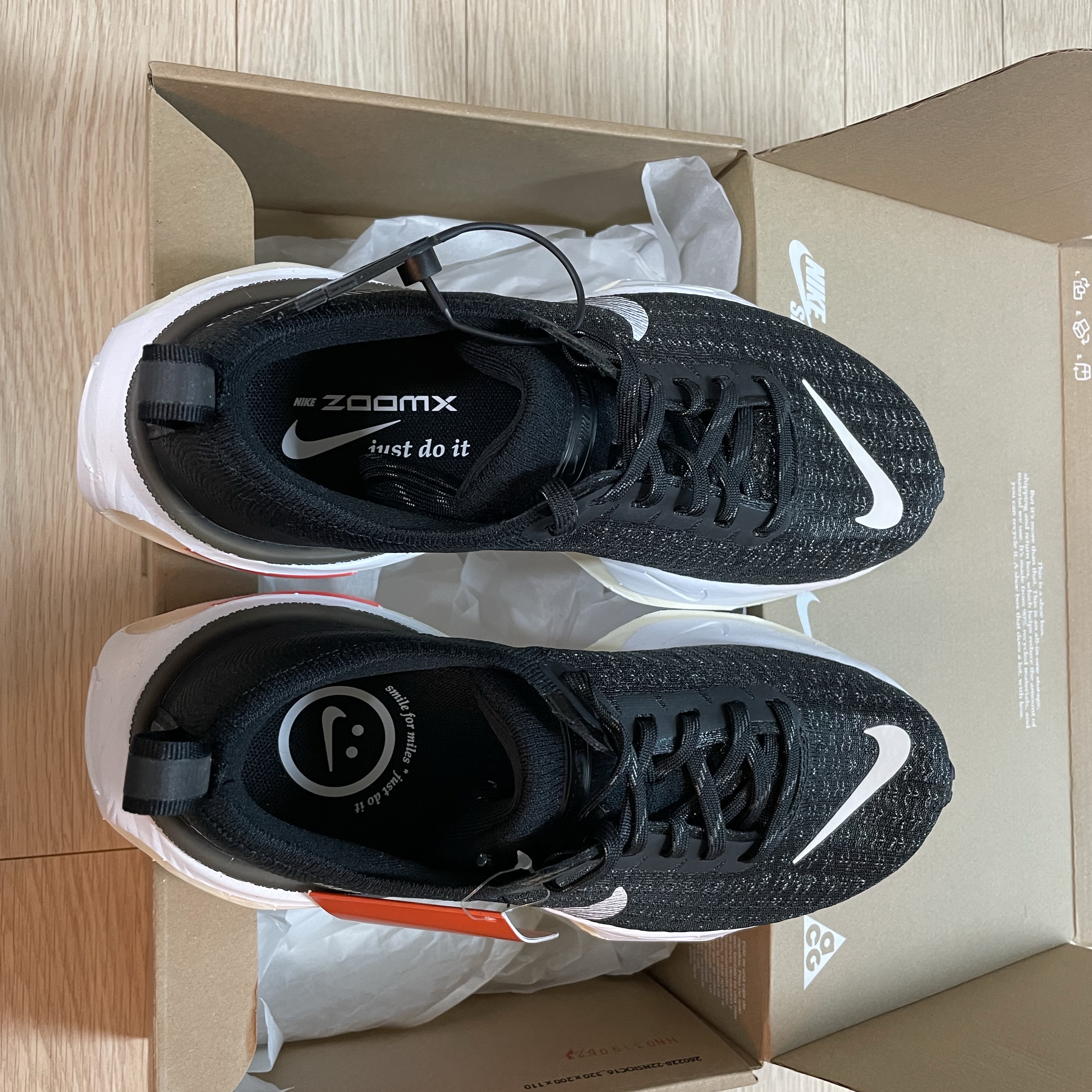 (W) Nike ZoomX Invincible Run Flyknit 3 Black White 착용 스타일