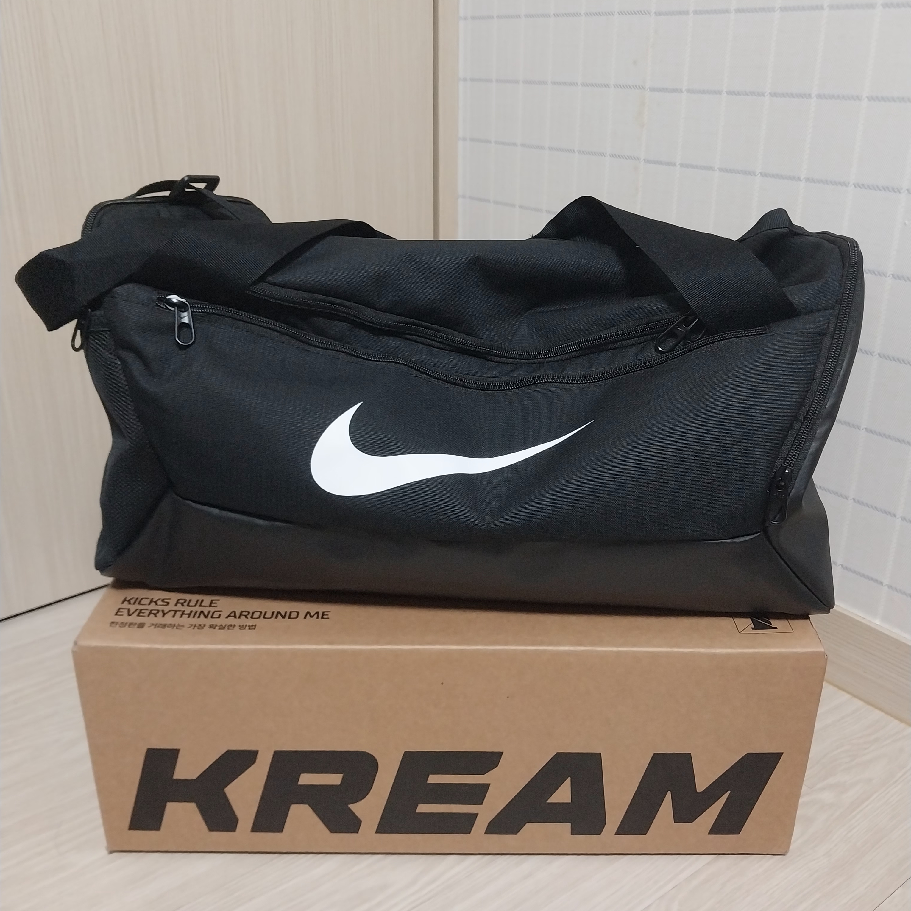 Nike Brasilia 9.5 Training Duffle Bag Small 41L Black 착용 스타일
