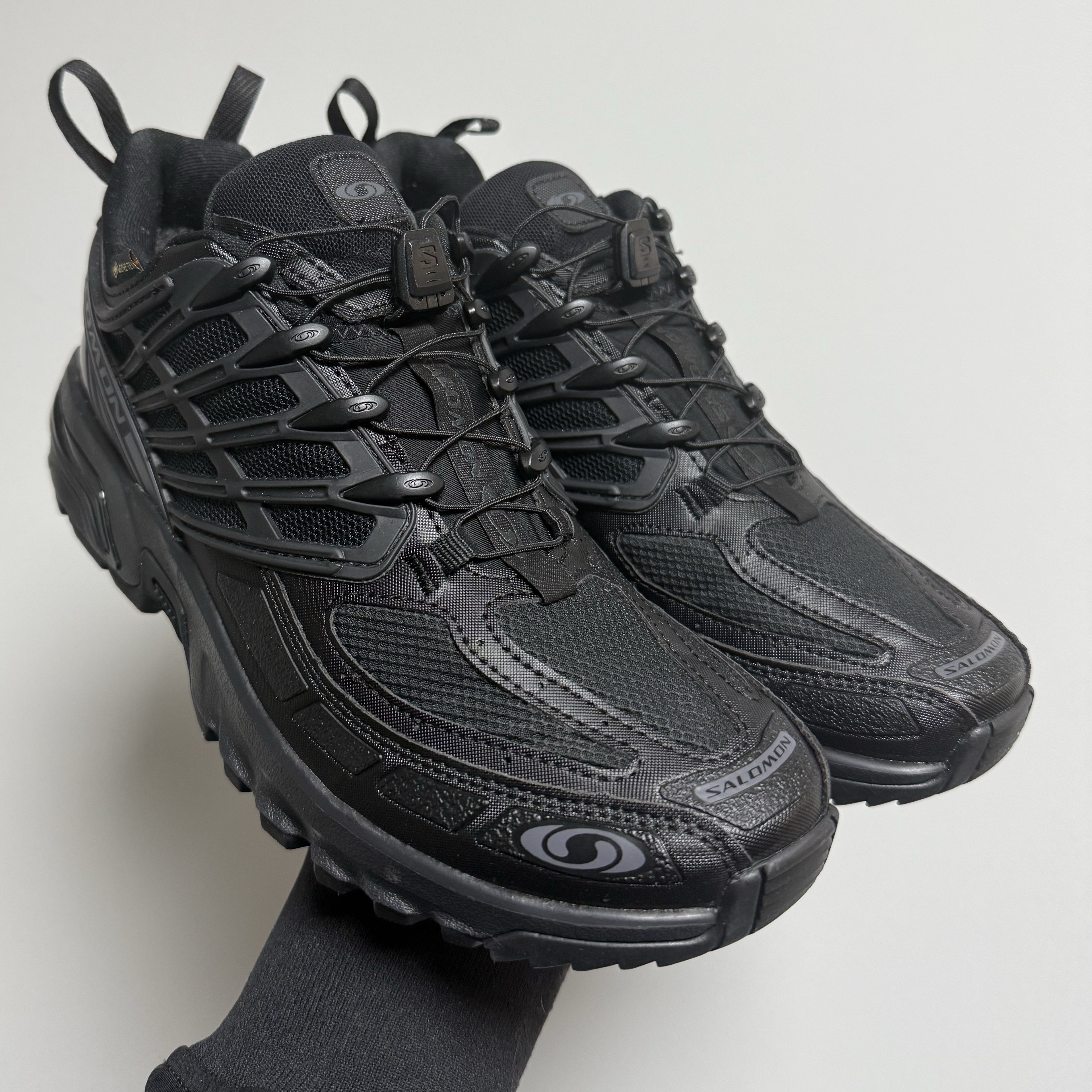 Salomon ACS Pro GTX Black 착용 스타일