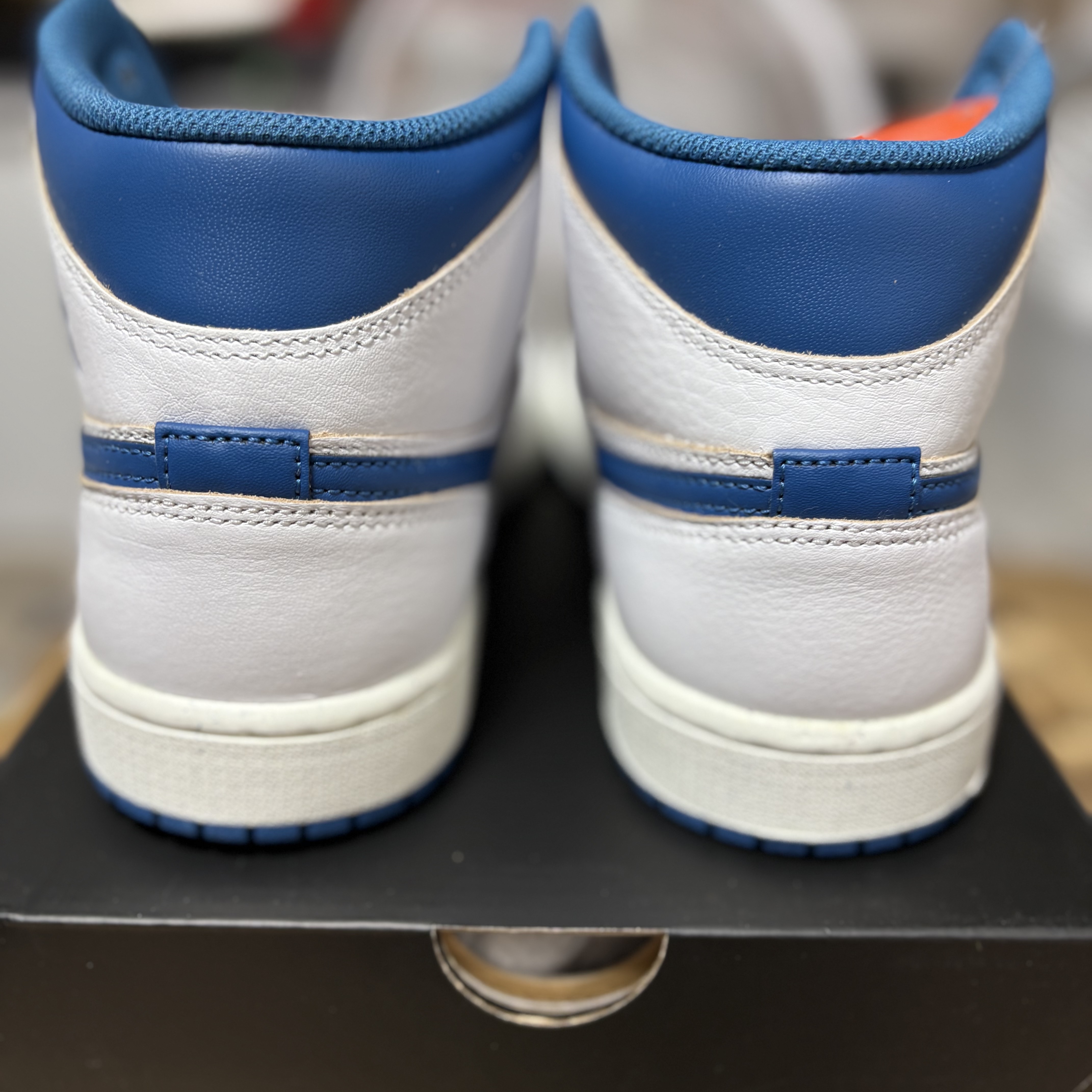 Jordan 1 Mid SE Industrial Blue White 착용 스타일 - 5