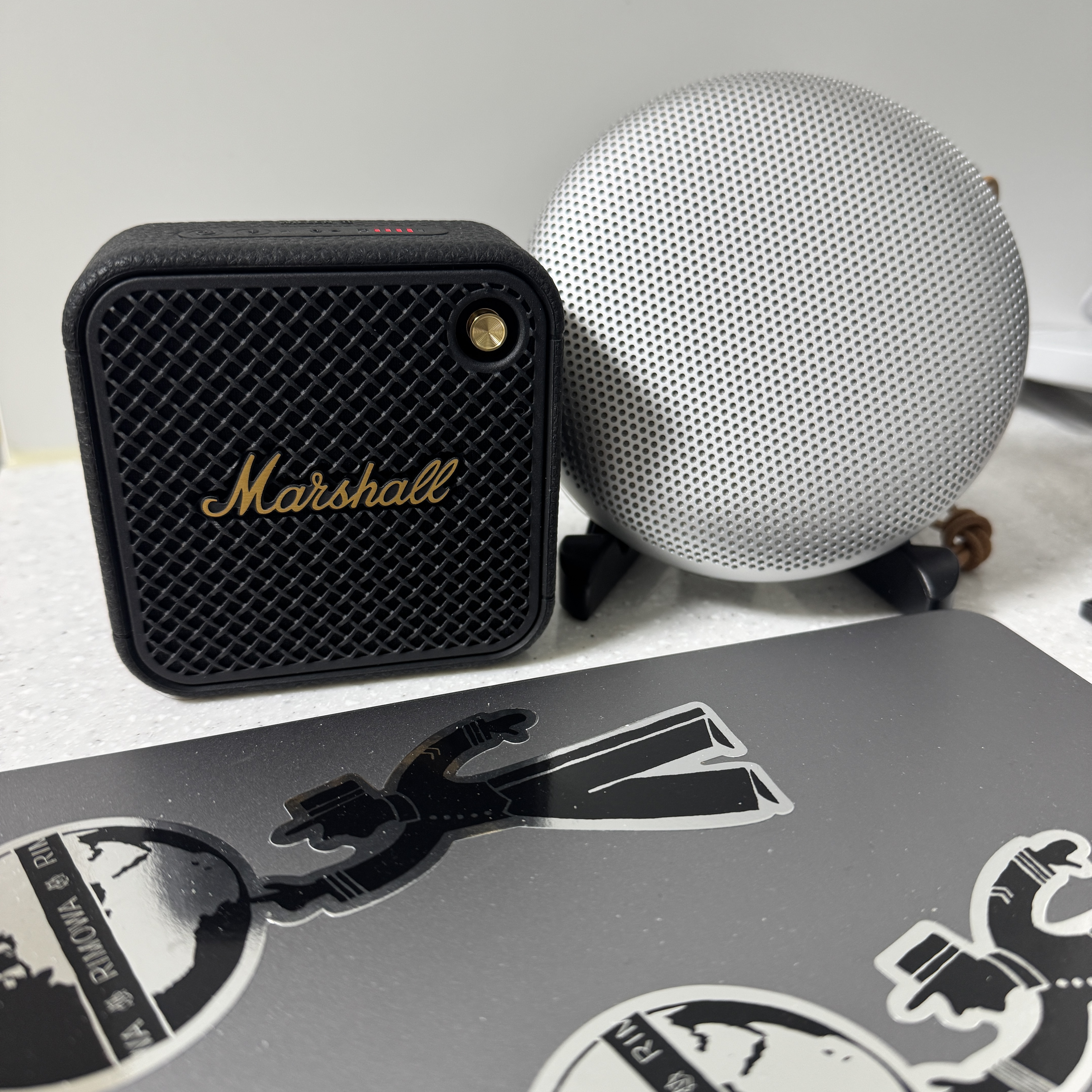 Marshall Willen II Black & Brass (Korean Ver.) 착용 스타일