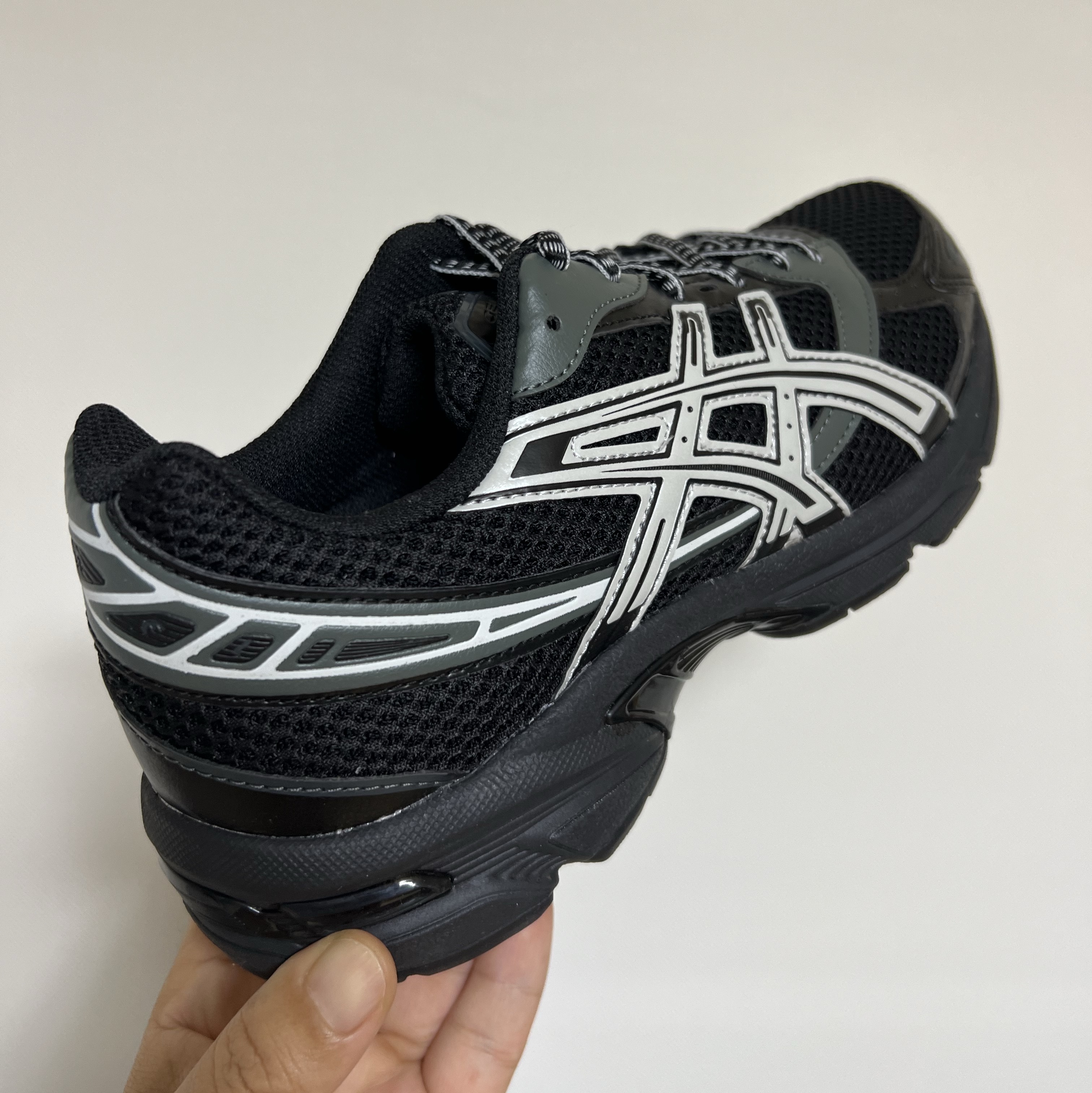 Asics Gel-1130 Black Glacier Grey - Folder Exclusive 착용 스타일 - 2