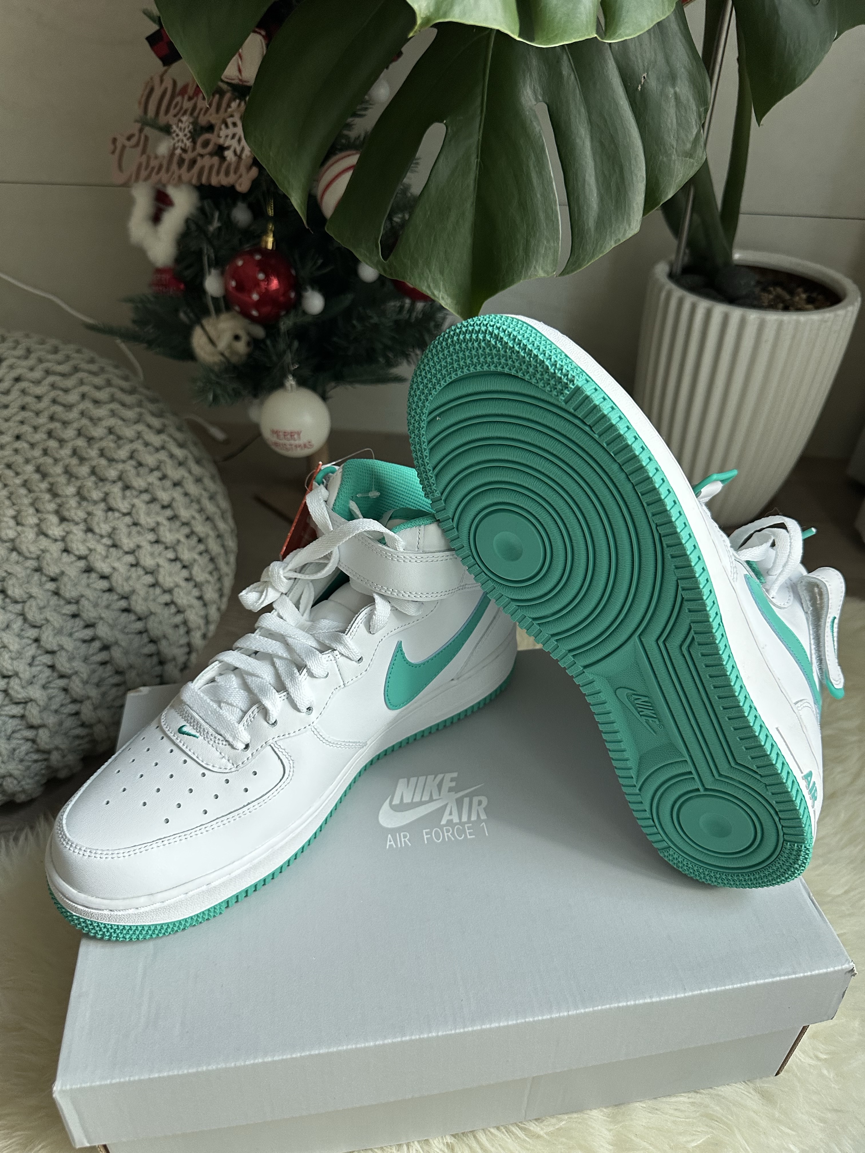 Nike Air Force 1 Mid '07 White Clear Jade 착용 스타일