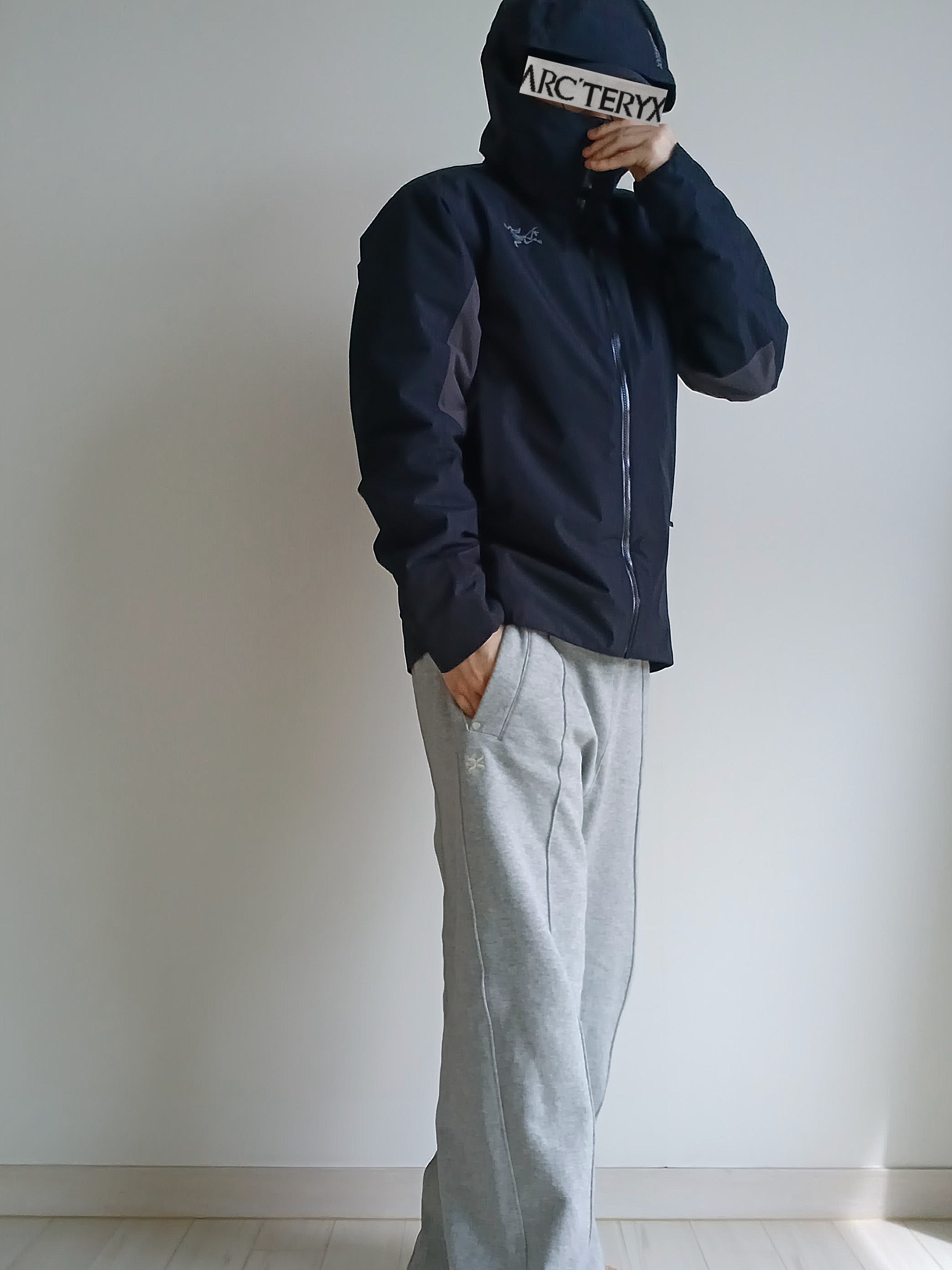 Arc'teryx Solano Insulated Hoody Black Graphite, Arc'teryx Solano Insulated Hoody Black Graphite 착용 스타일 - 2