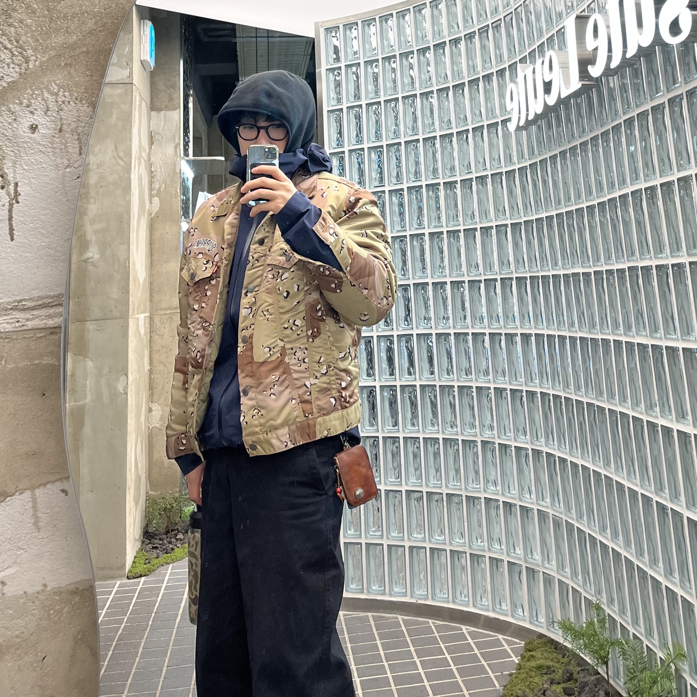 Supreme x Levi's Nylon Trucker Jacket Chocolate Chip Camo - 19FW 착용 스타일