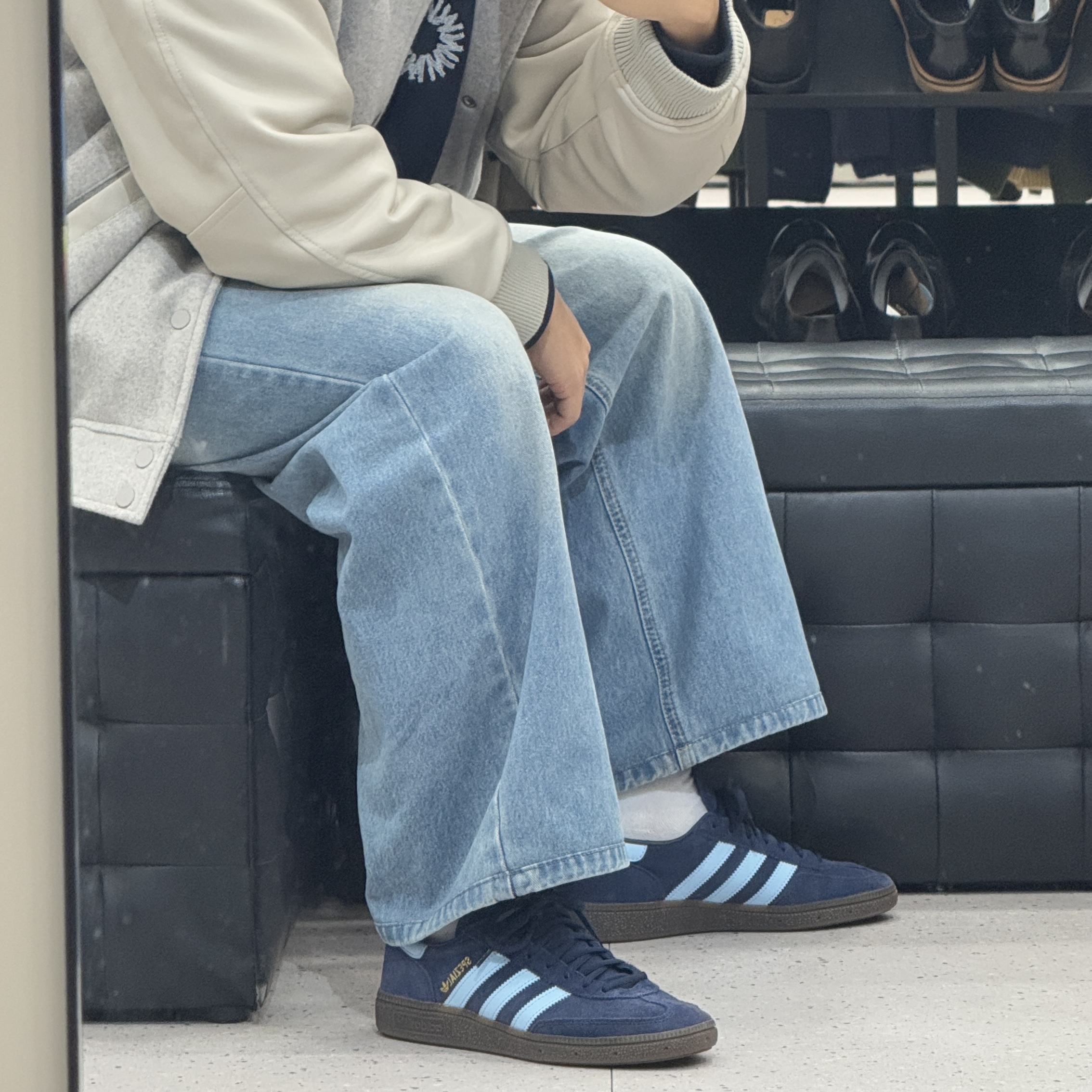 Adidas Spezial Handball Collegiate Navy 착용 스타일 - 3
