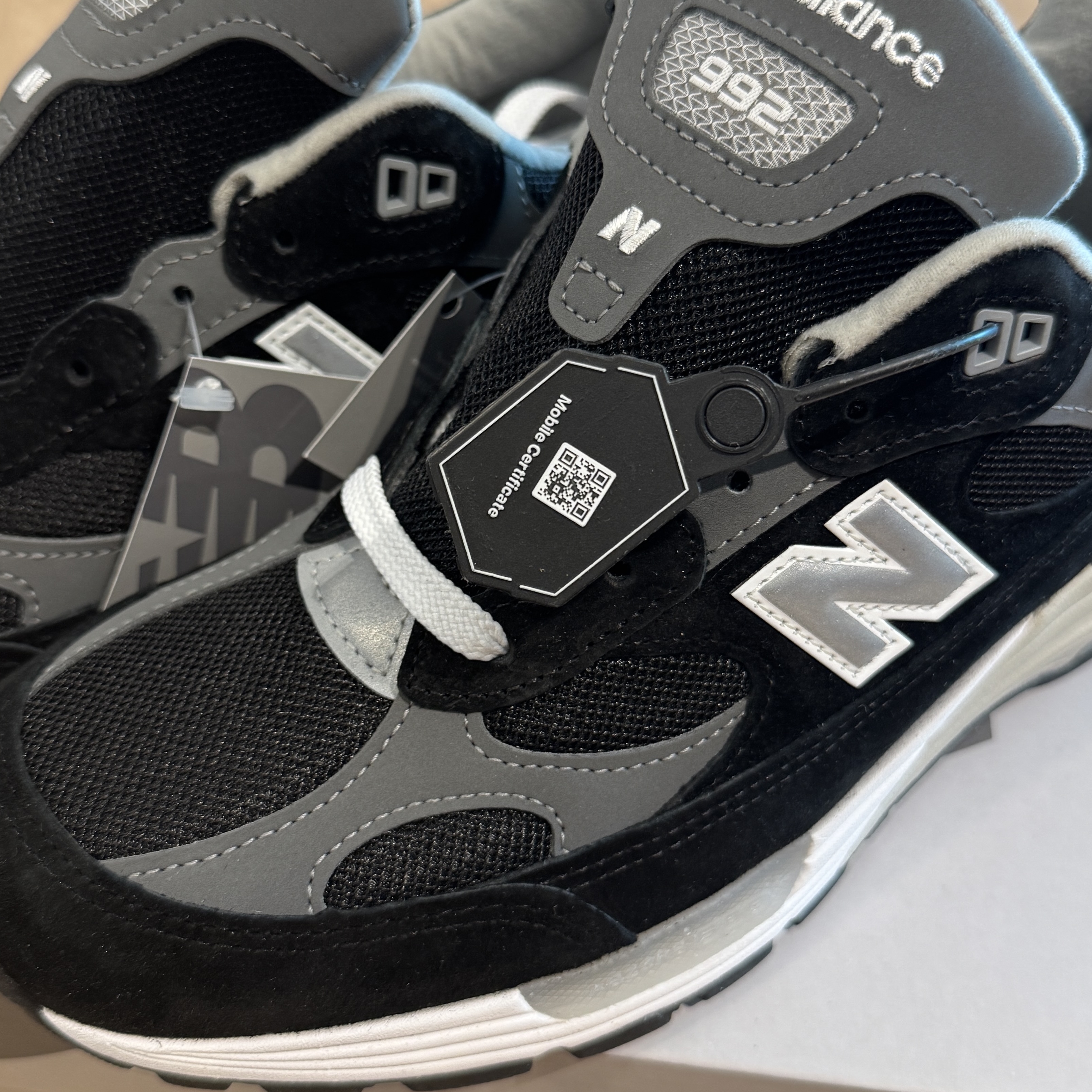 New Balance 992 Made in USA Core Black Grey, New Balance 992 Made in USA Black 착용 스타일 - 3