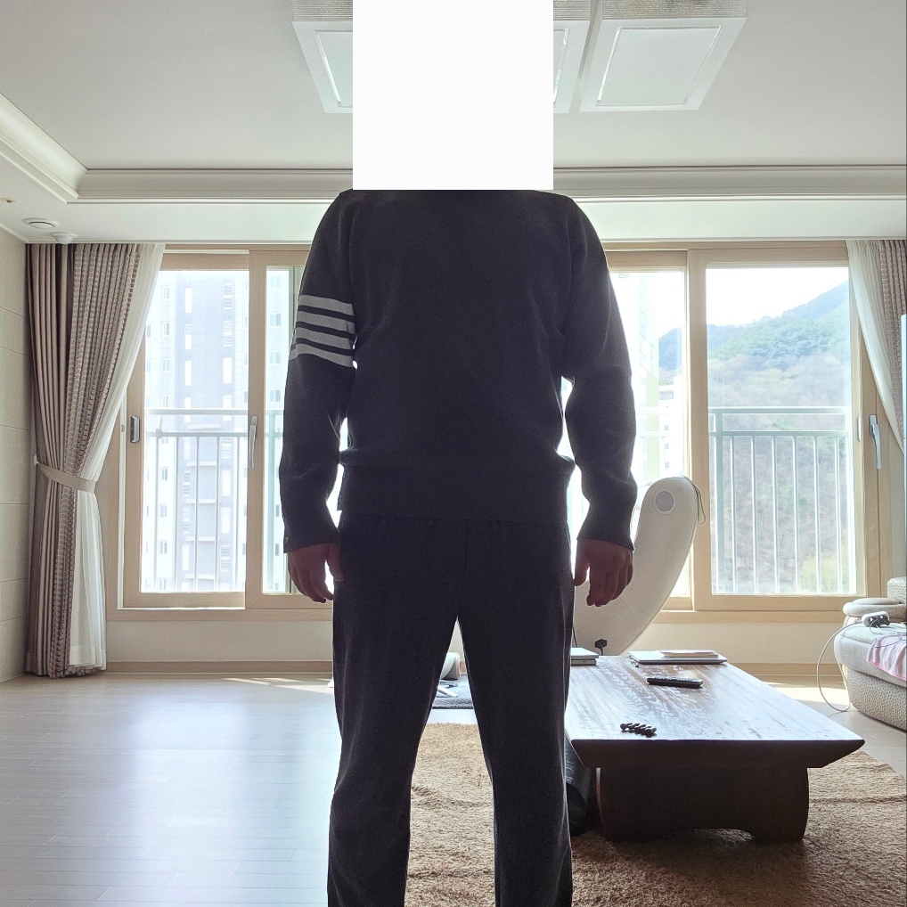Thom Browne Milano Stitch 4-Bar Crewneck Pullover Knit Medium Grey 착용 스타일