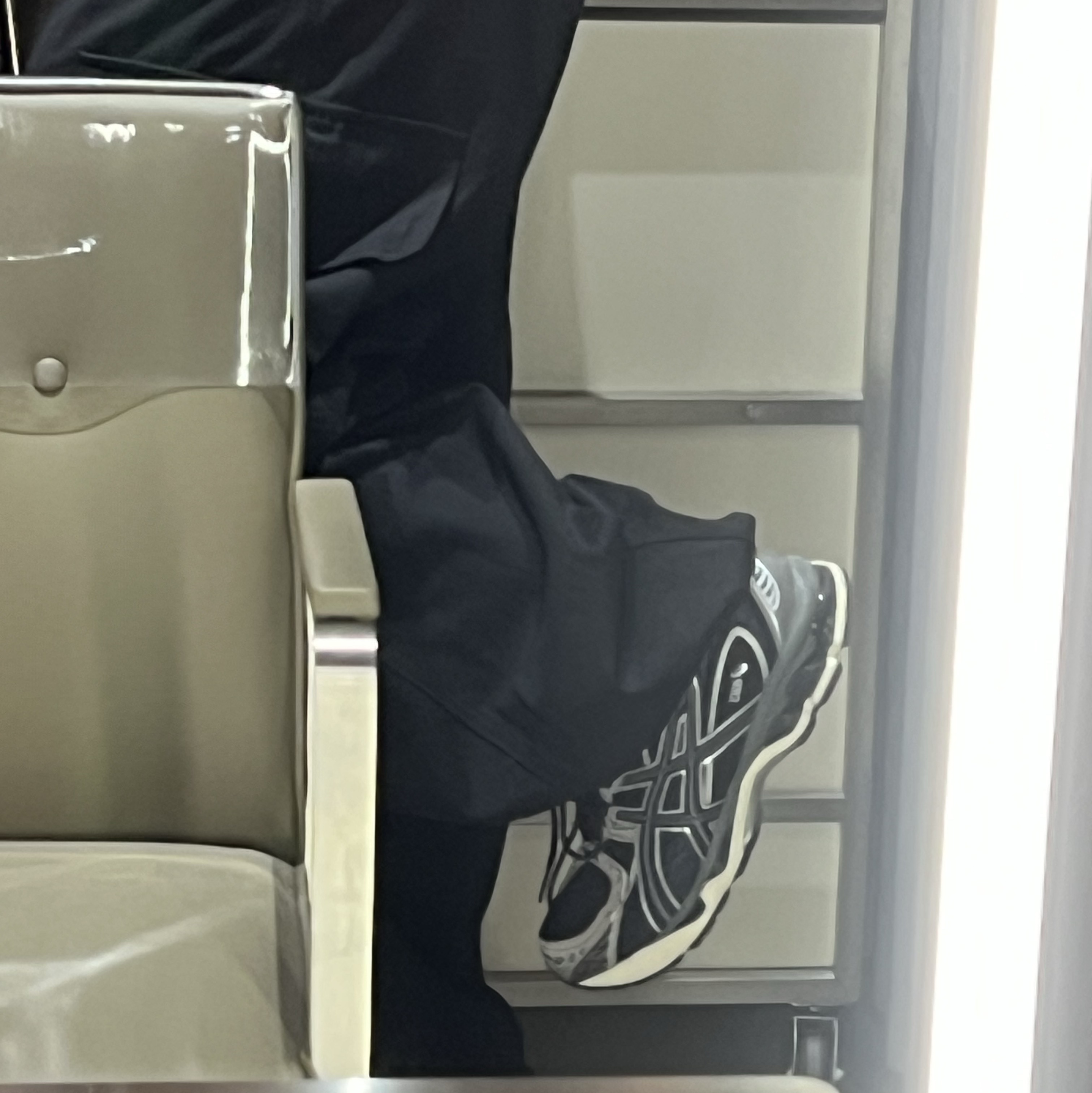 Asics Gel-Nimbus 10.1 Black Midnight 착용 스타일