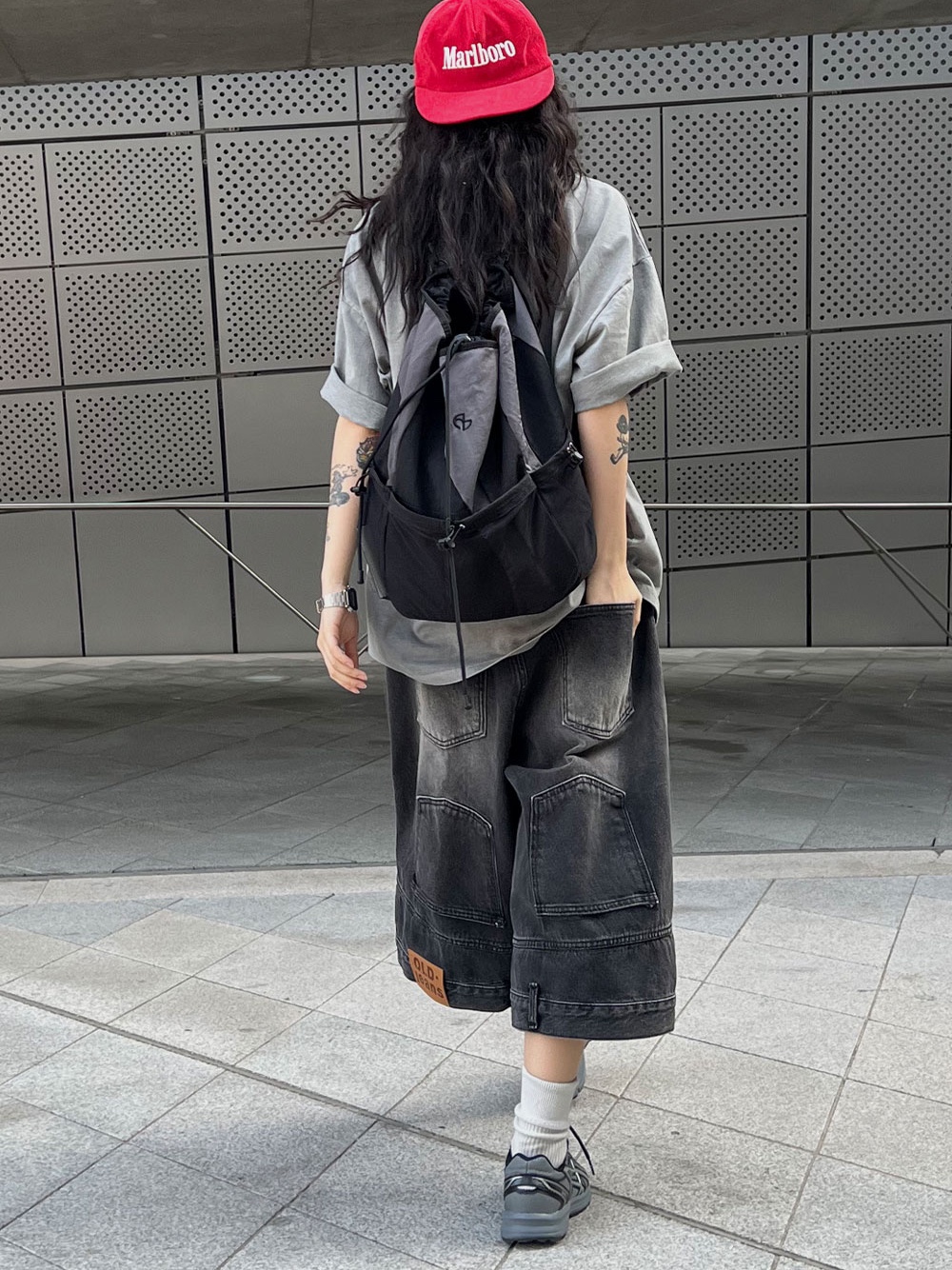 Asics Jog 100 S Steel Grey - 2E Wide, NOMANUAL C.B String Bag Charcoal 착용 스타일 - 3