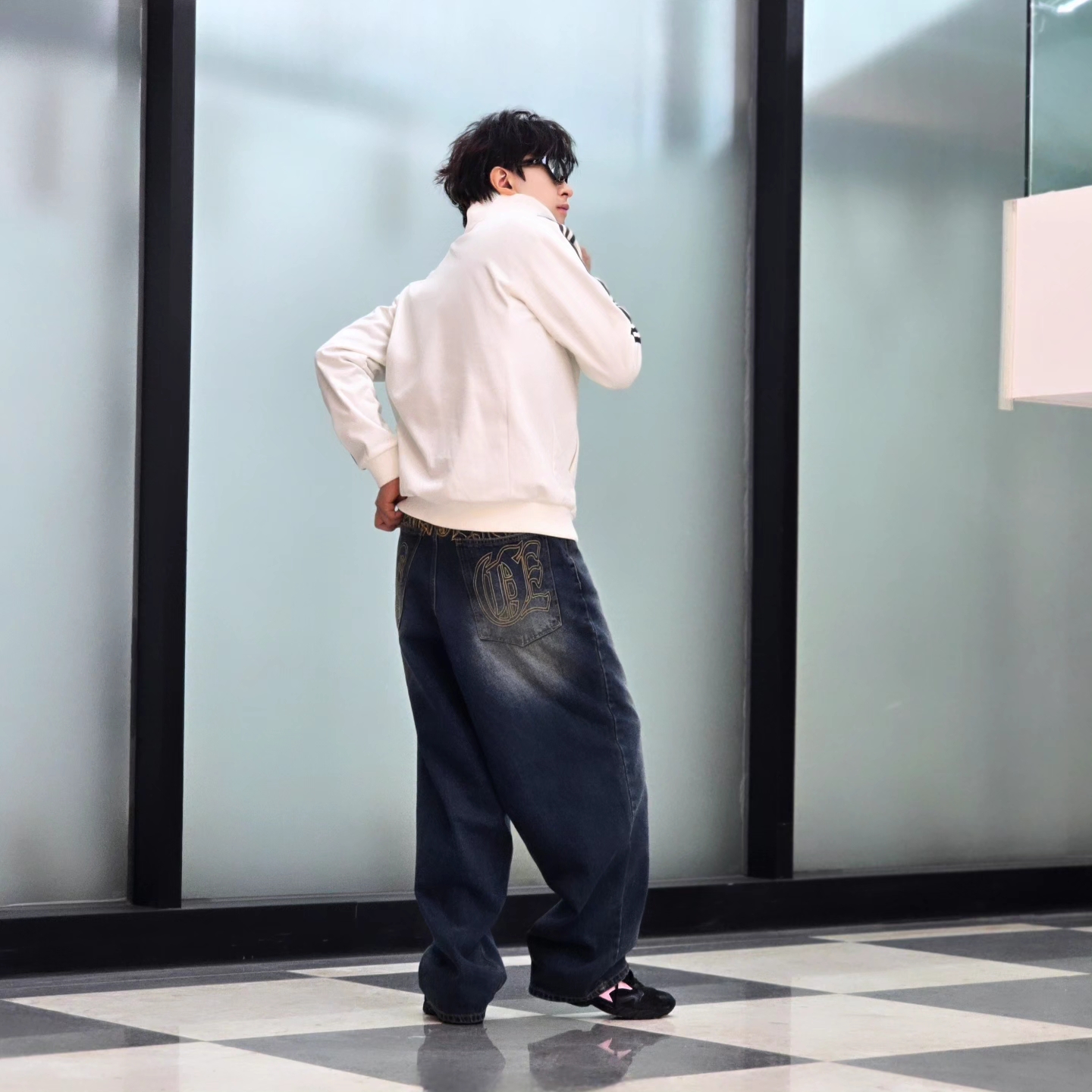 Adidas German Beckenbauer Track Top Off White - KR Sizing, Adidas German Beckenbauer Track Top Off White - US Sizing 착용 스타일 - 1
