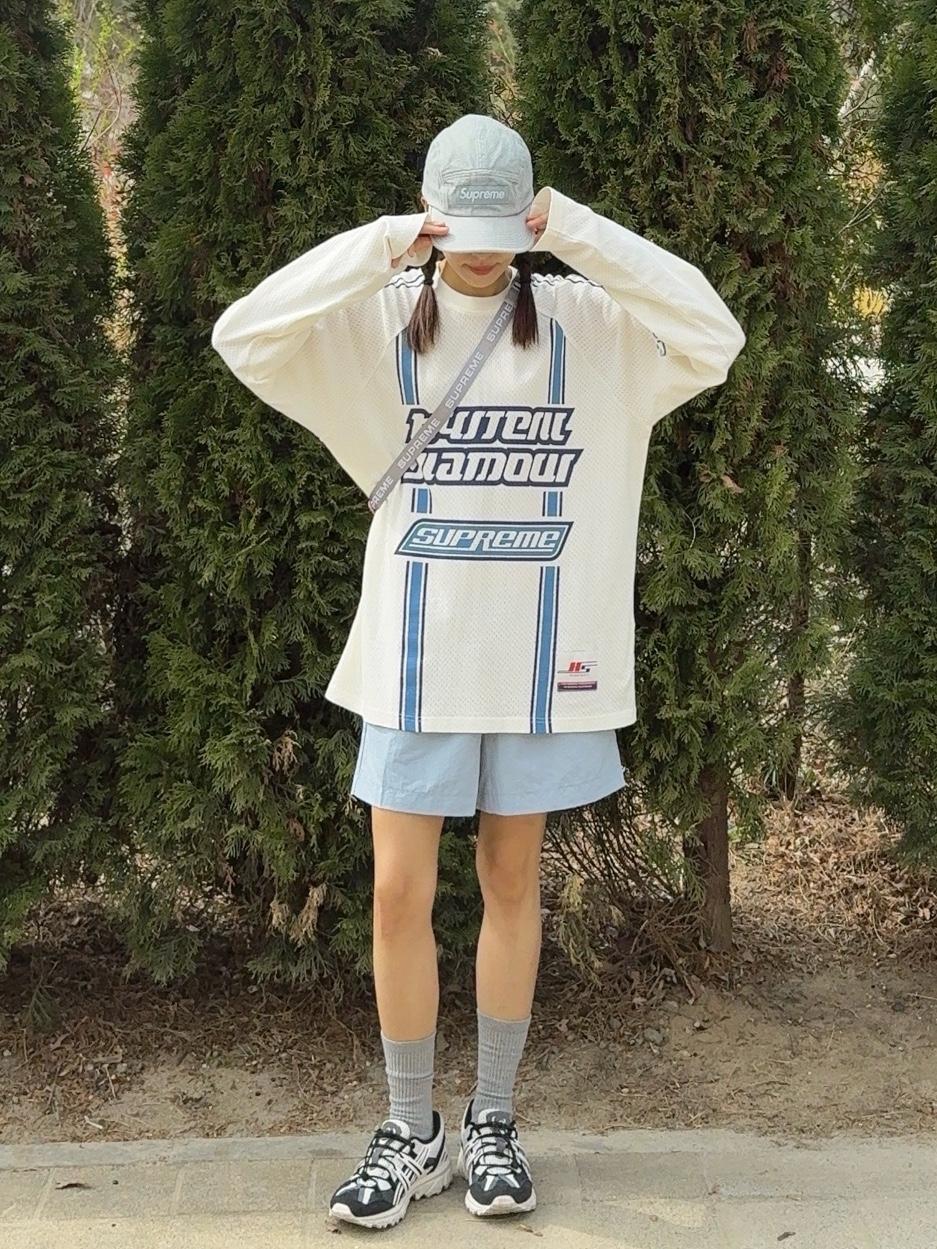 Supreme x Hysteric Glamour Mesh L/S Top White - 24FW, Supreme Denim Camp Cap Mint - 24SS 착용 스타일 - 1