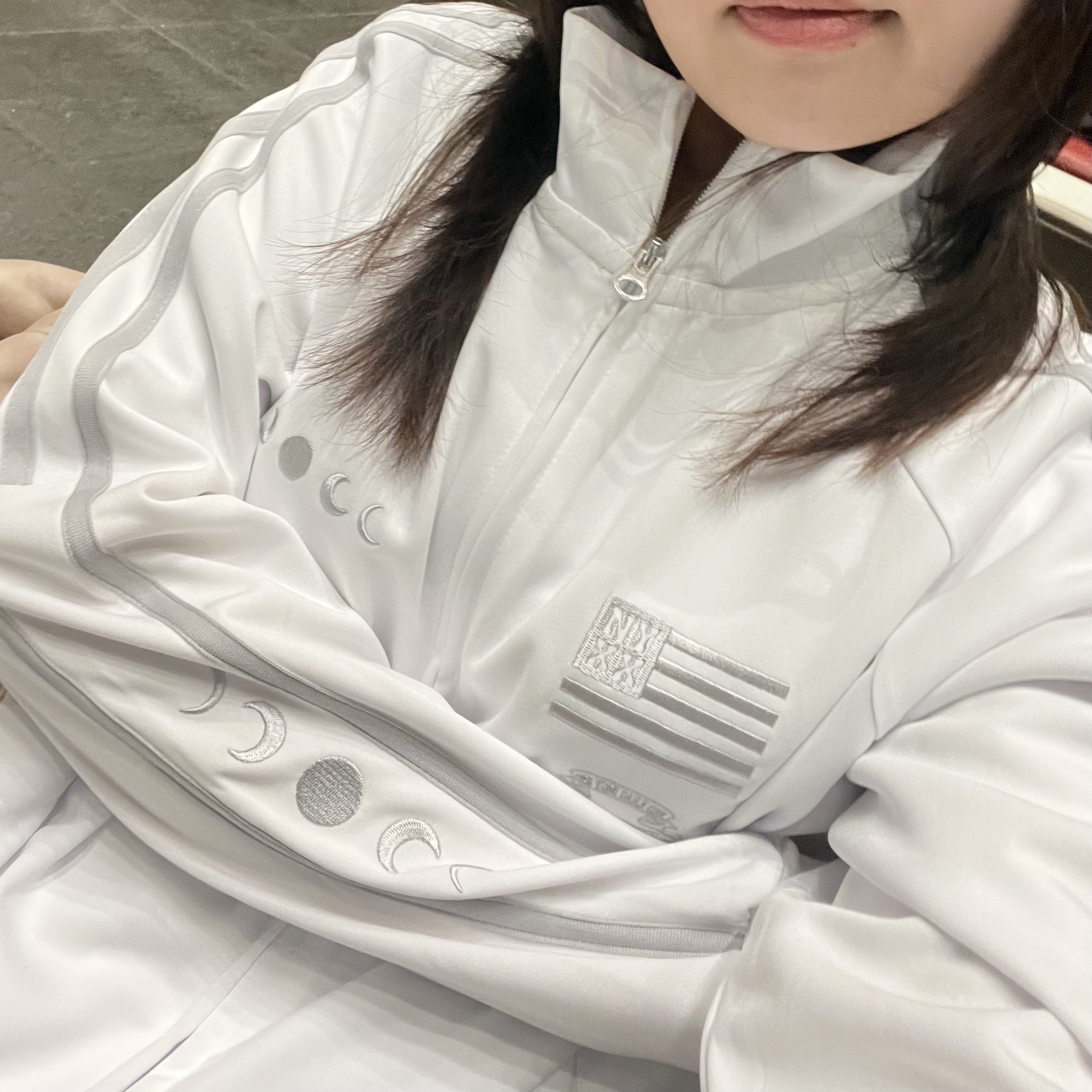 NYXX Raglan Track Top White, Nike Air Max Penny Black and Metallic Silver 착용 스타일 - 4