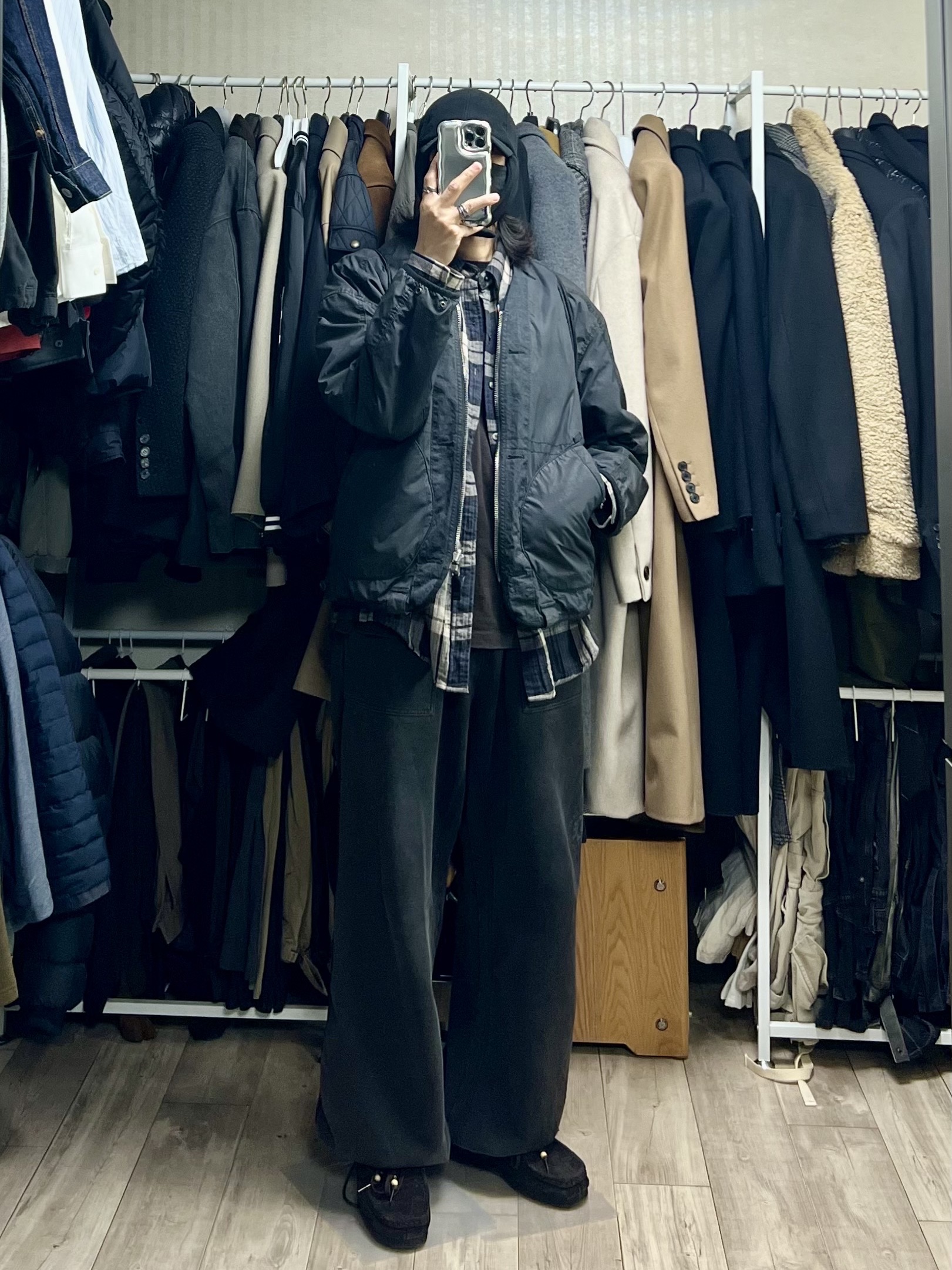 Polyteru 1011 Fatigue Sweatpants 1.2v Bleached Black, Polyteru 1011 Reversible Liner Jacket Multi Charcoal (Used Black) - 24SS 착용 스타일