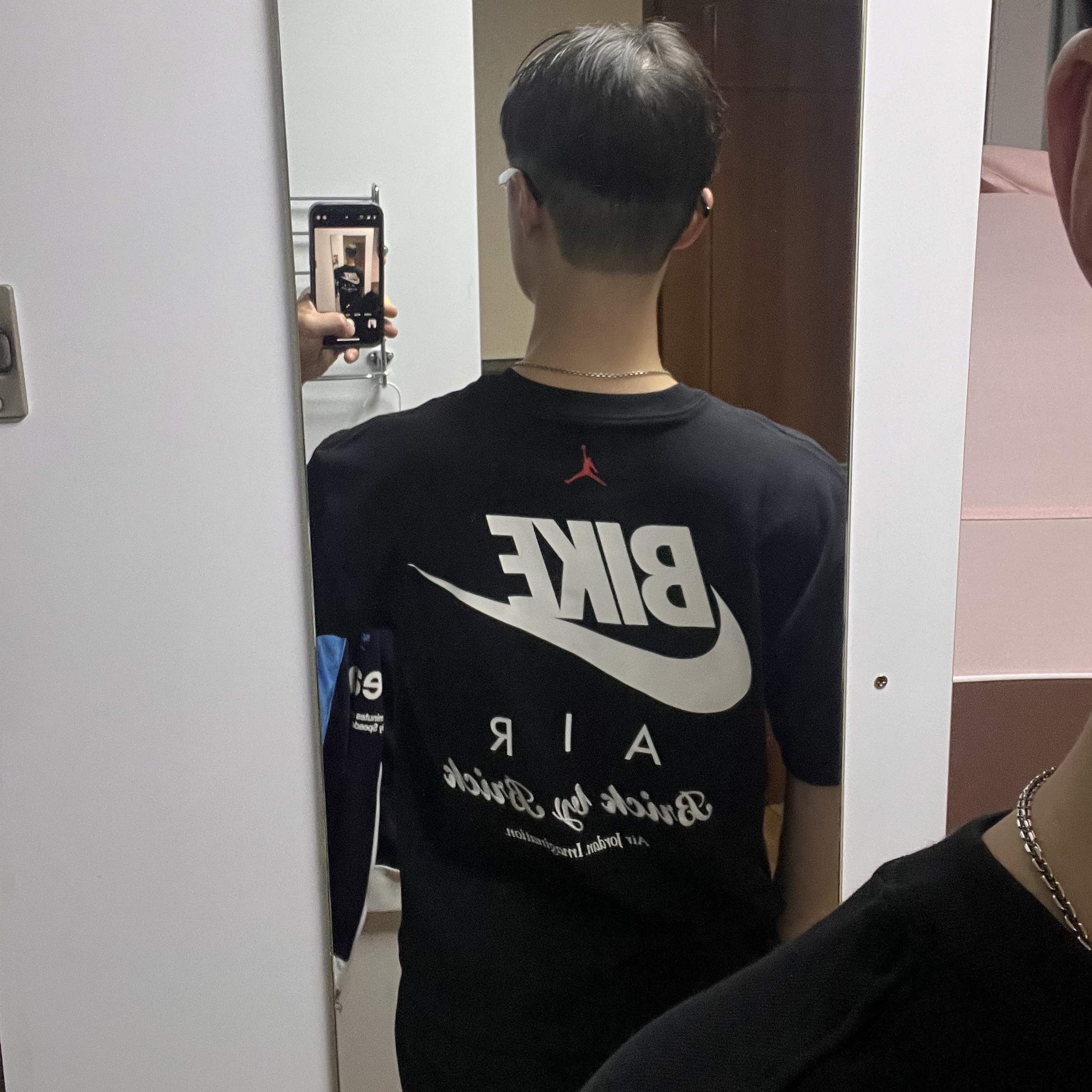 Jordan x Nigel Sylvester T-Shirt White (HQ1736-100), Jordan x Nigel Sylvester T-Shirt Black (HQ1736-010) 착용 스타일 - 4