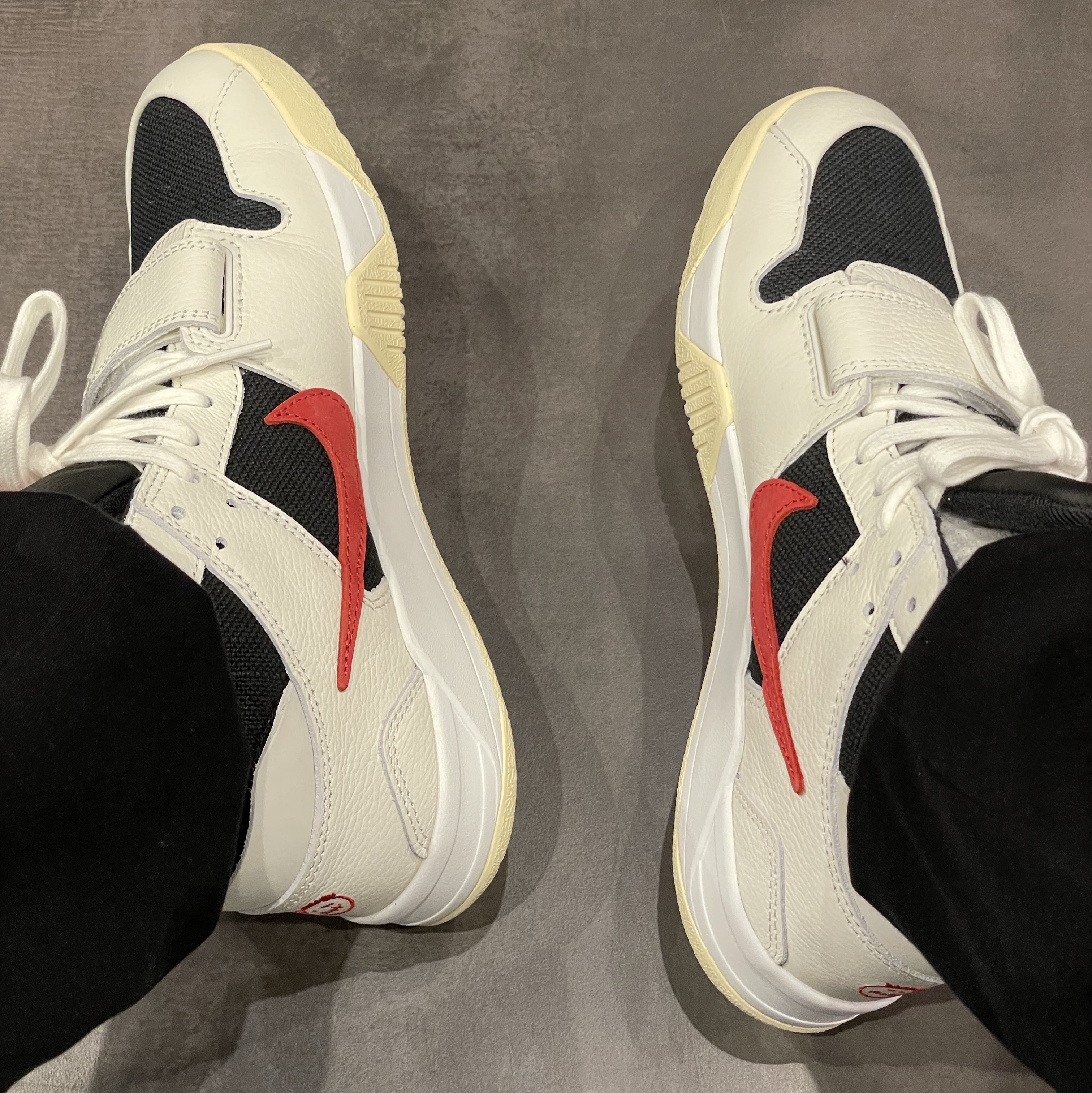 Jordan x Travis Scott Jumpman Jack TR University Red 착용 스타일