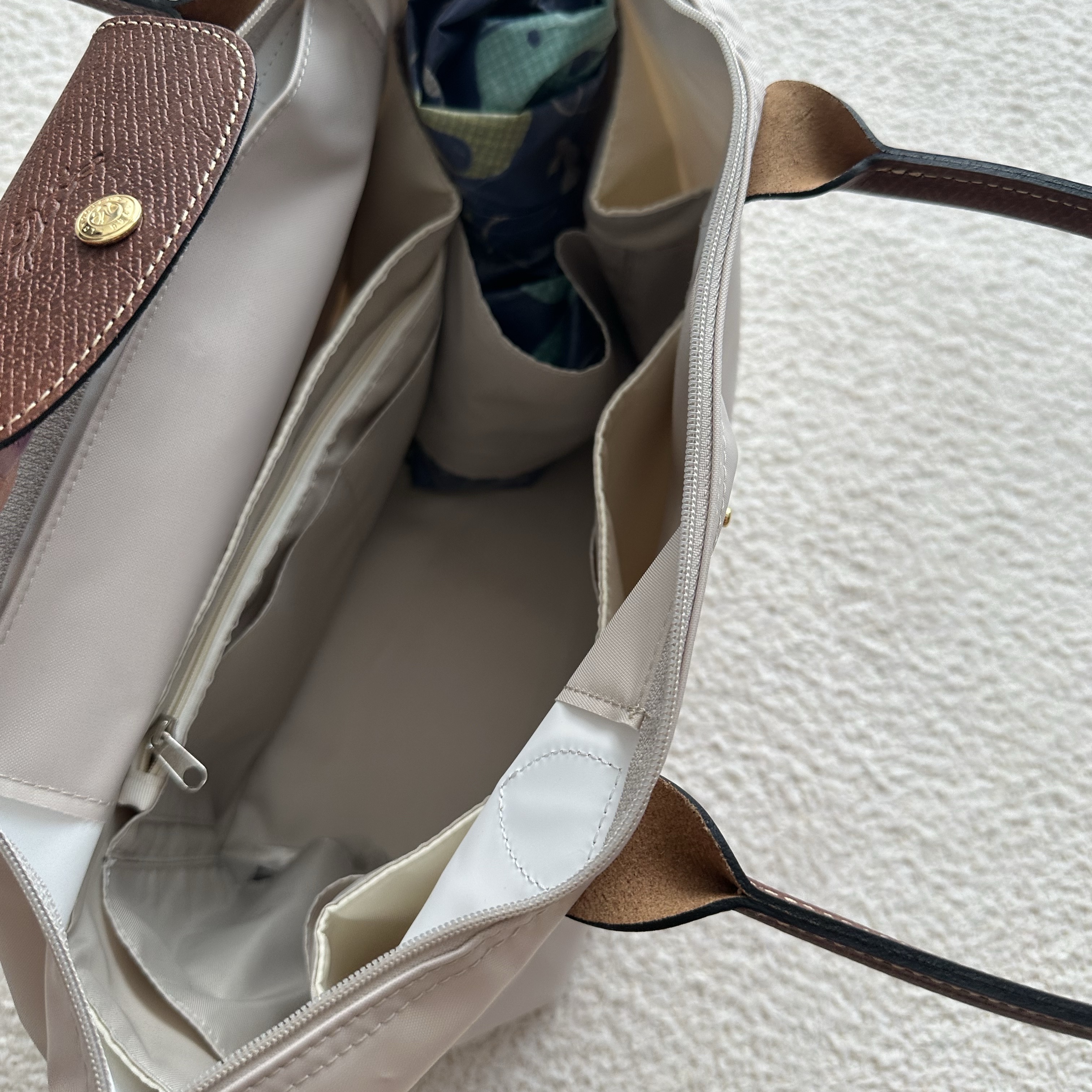 Longchamp Le Pliage Original Tote Bag M Paper 착용 스타일 - 5