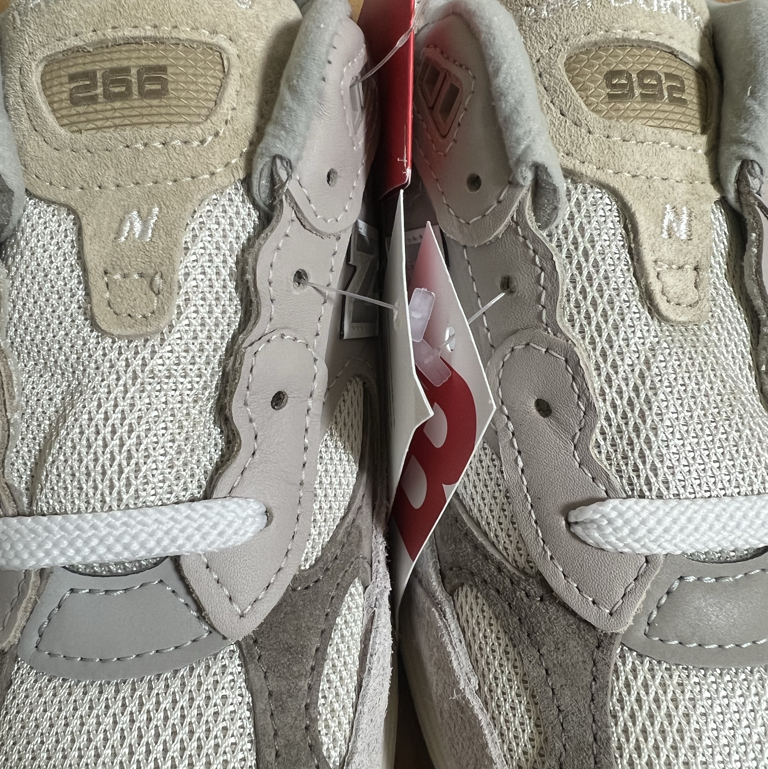 New Balance 992 Made in USA Moonrock Mushroom 착용 스타일