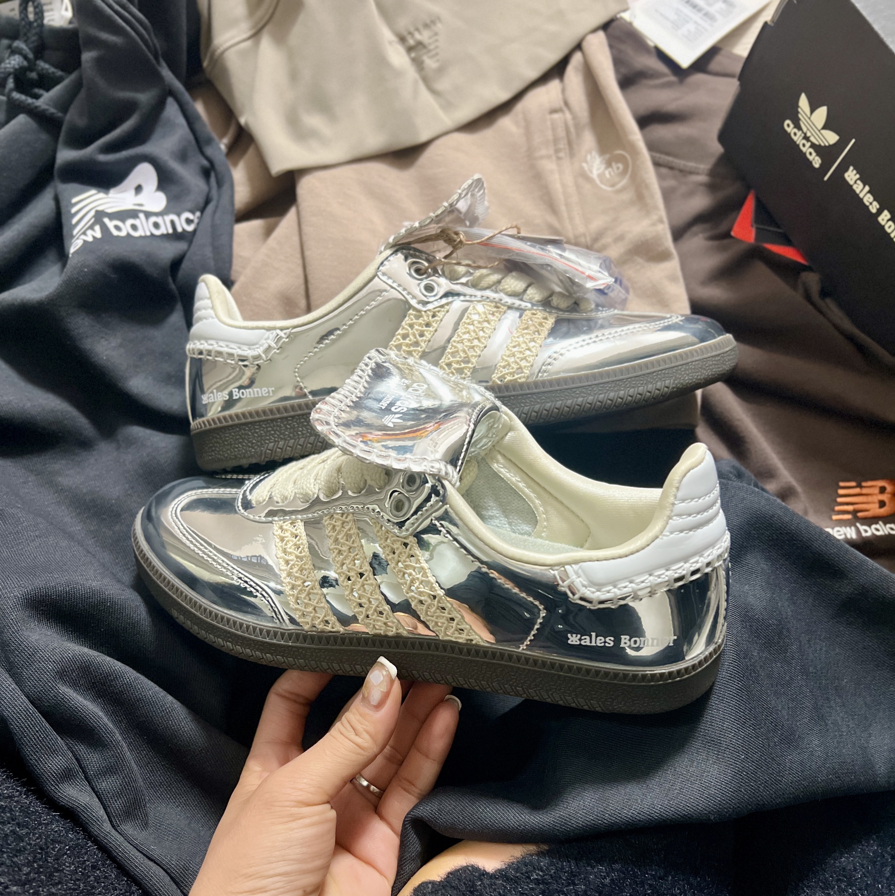 Adidas x Wales Bonner Samba Silver Metallic 착용 스타일