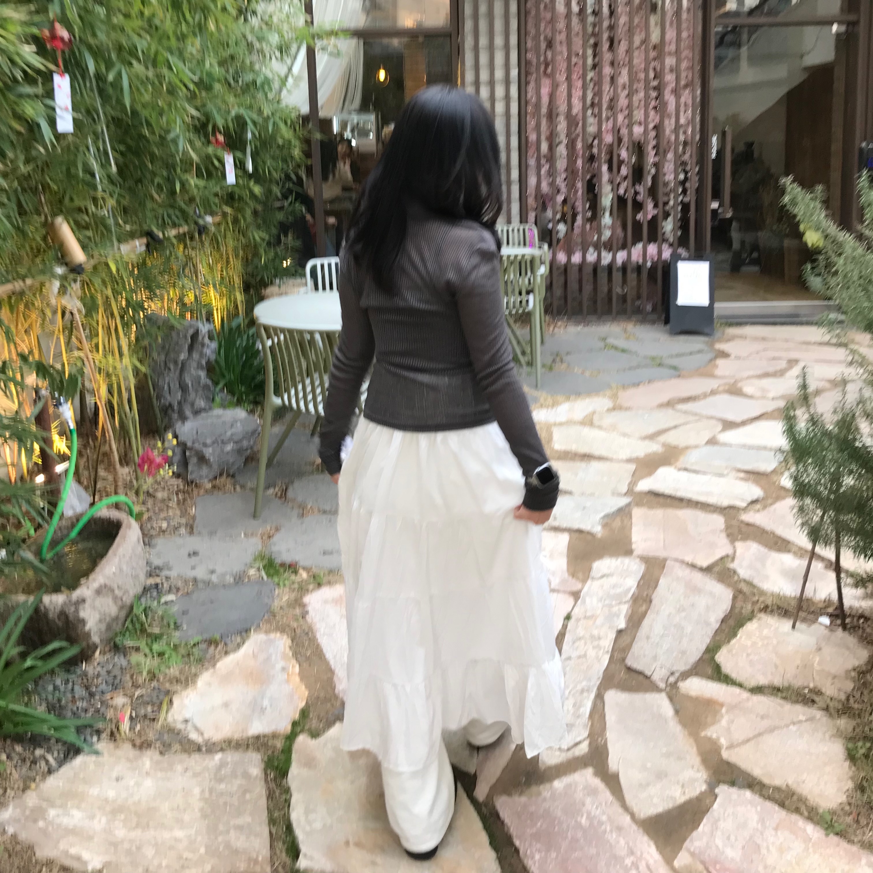 아디다스 슈퍼스타 코어 블랙 화이트 착용 스타일 - 1