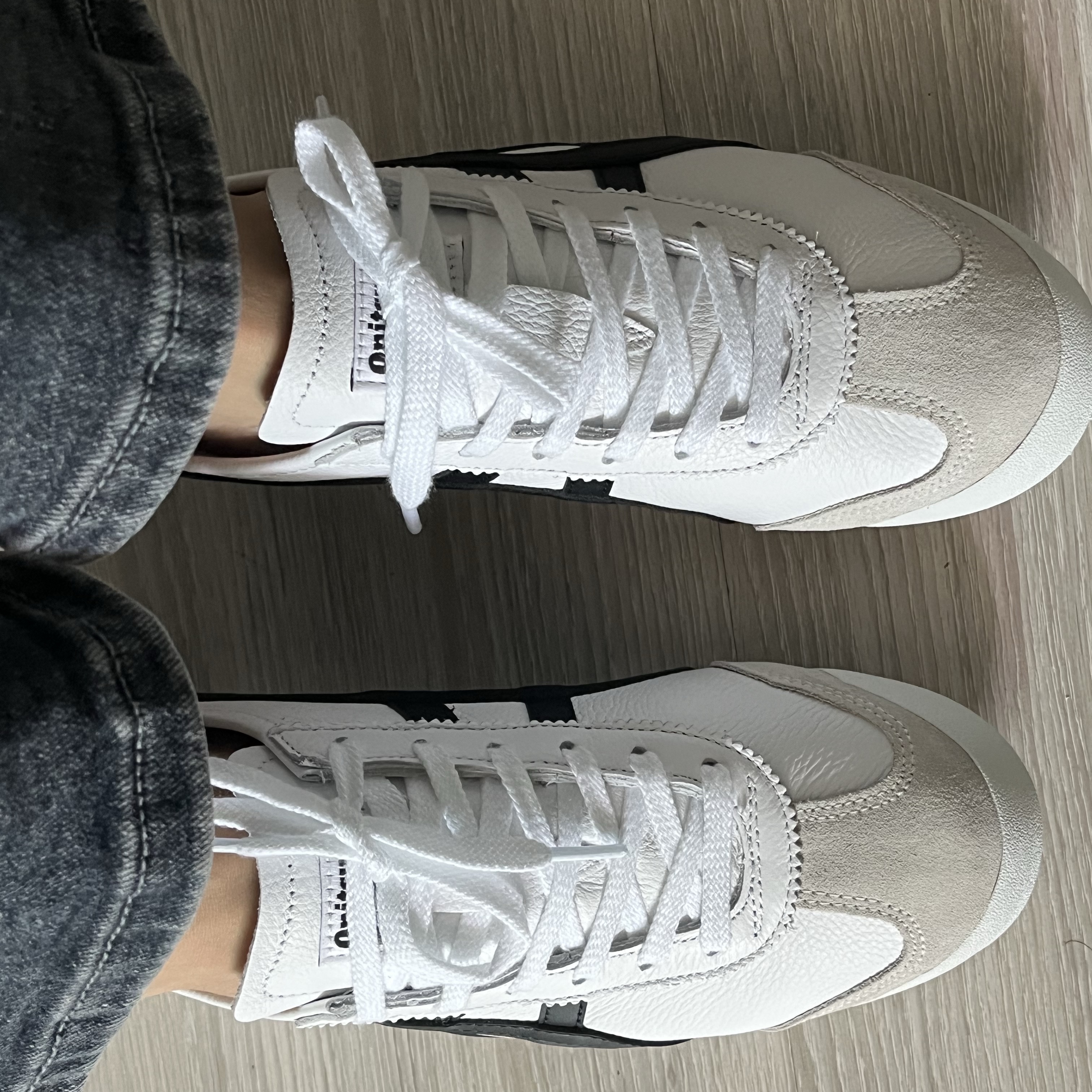 Onitsuka Tiger Mexico 66 White Black 착용 스타일 - 1