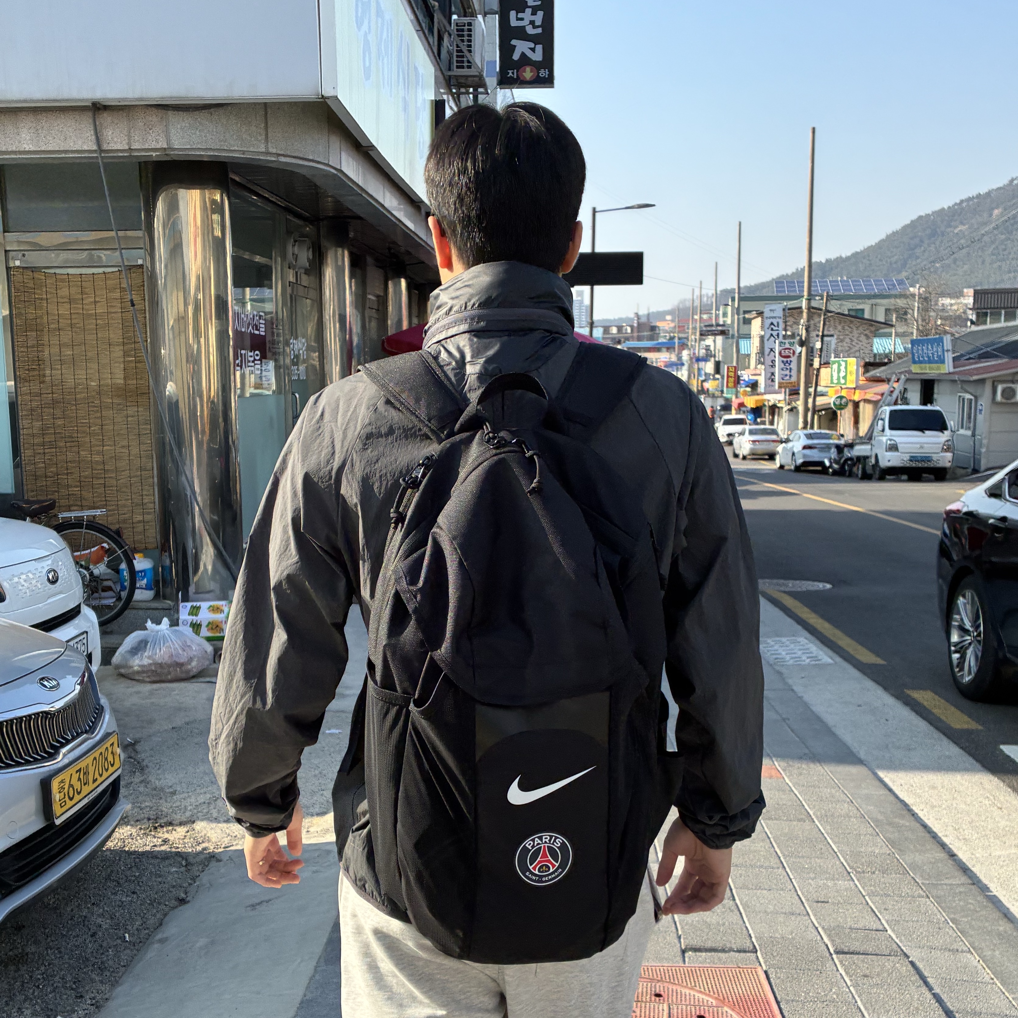 Nike Paris Saint Germain Academy Football Backpack 30L Black White, (W) Mischief Tech Shield Windproof Hoodie Jacket Charcoal 착용 스타일