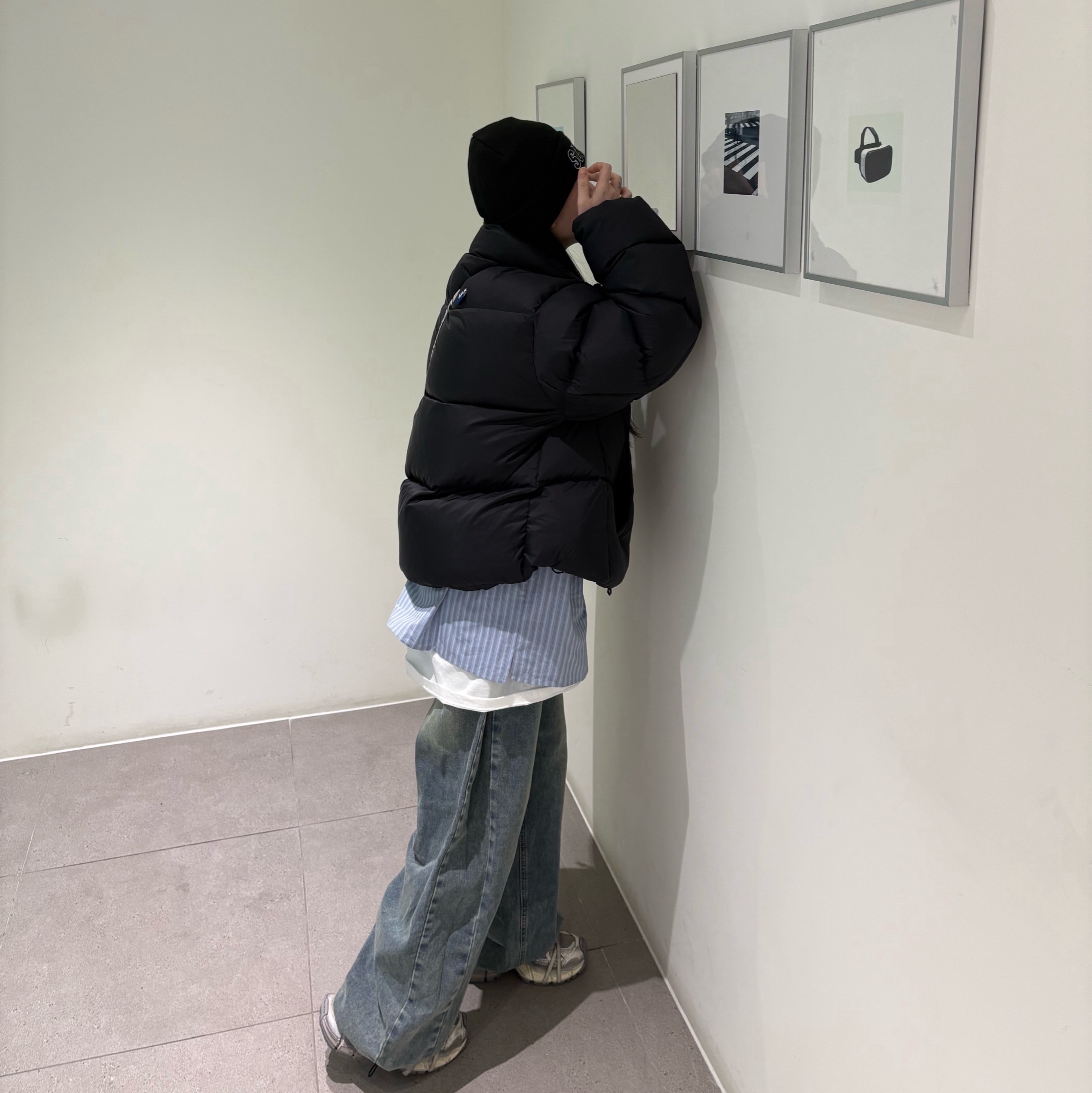Ader Error Sig; TRS/BL Tag Puffer Jacket 01 Noir, Supreme Skeleton T-Shirt White - 23FW 착용 스타일