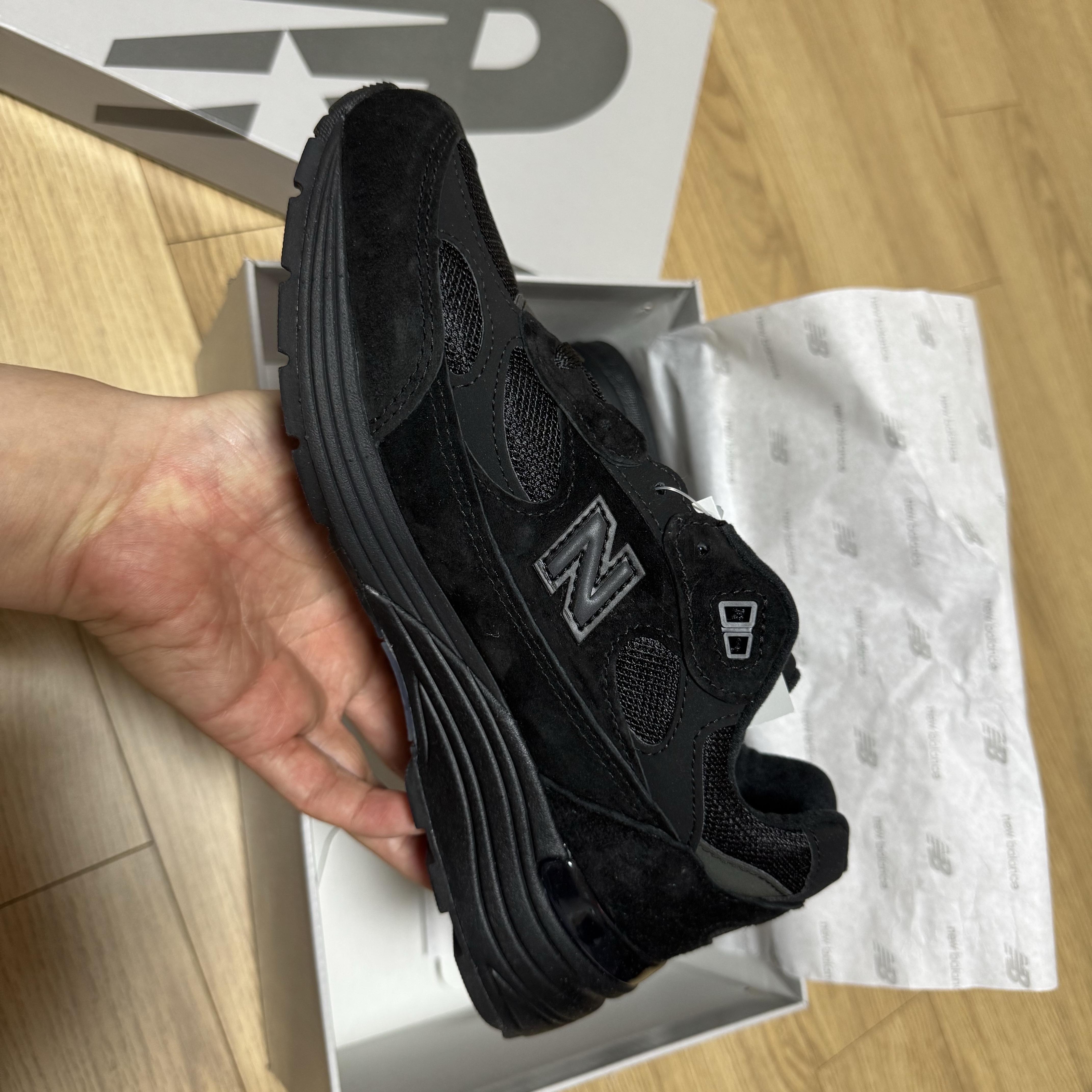 New Balance 992 Made in USA Core Black 착용 스타일 - 4