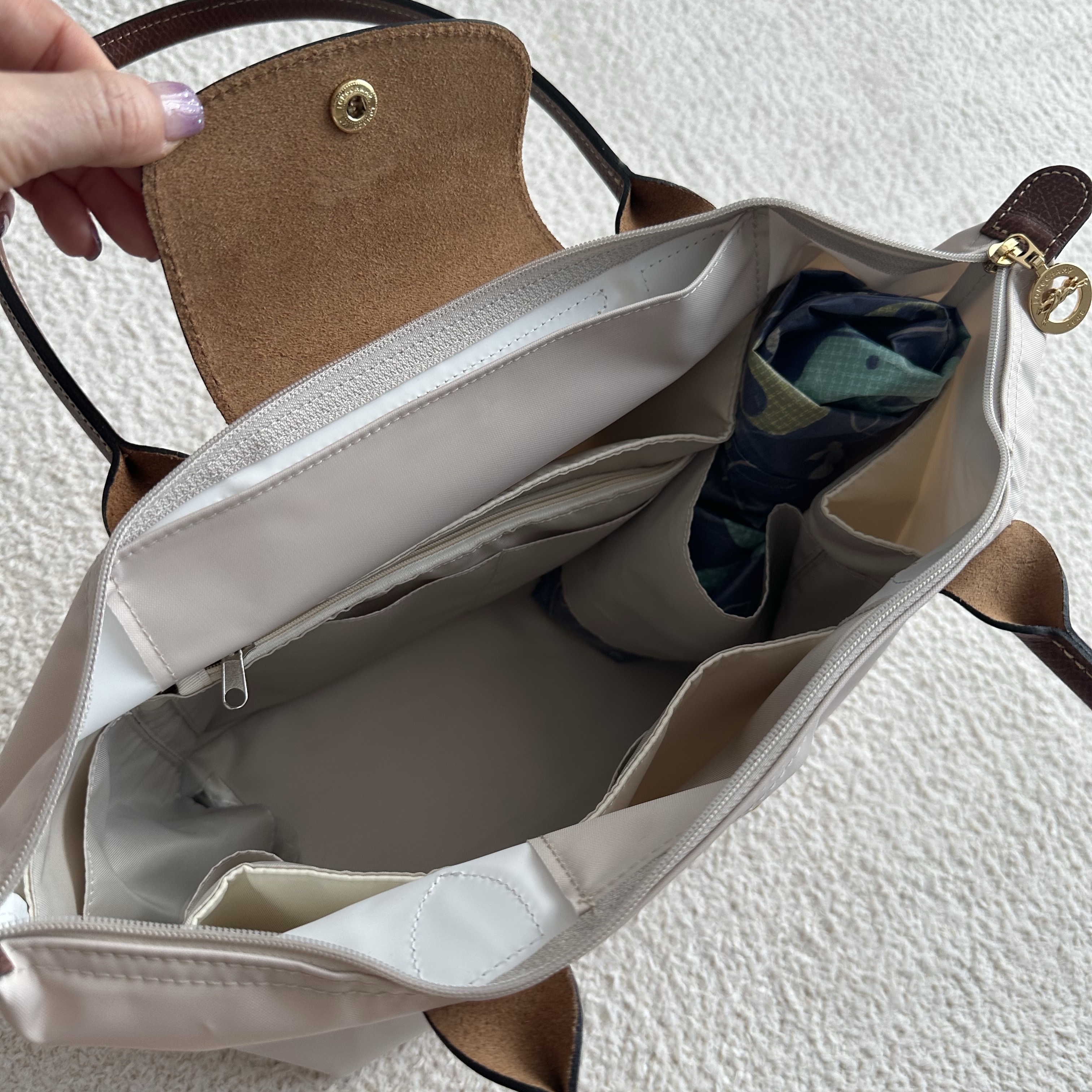 Longchamp Le Pliage Original Tote Bag M Paper 착용 스타일 - 6