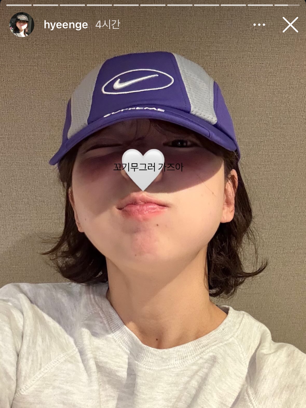 Supreme x Nike Running Hat Purple - 25SS, Supreme x Nike Running Hat Black - 25SS 착용 스타일 - 3