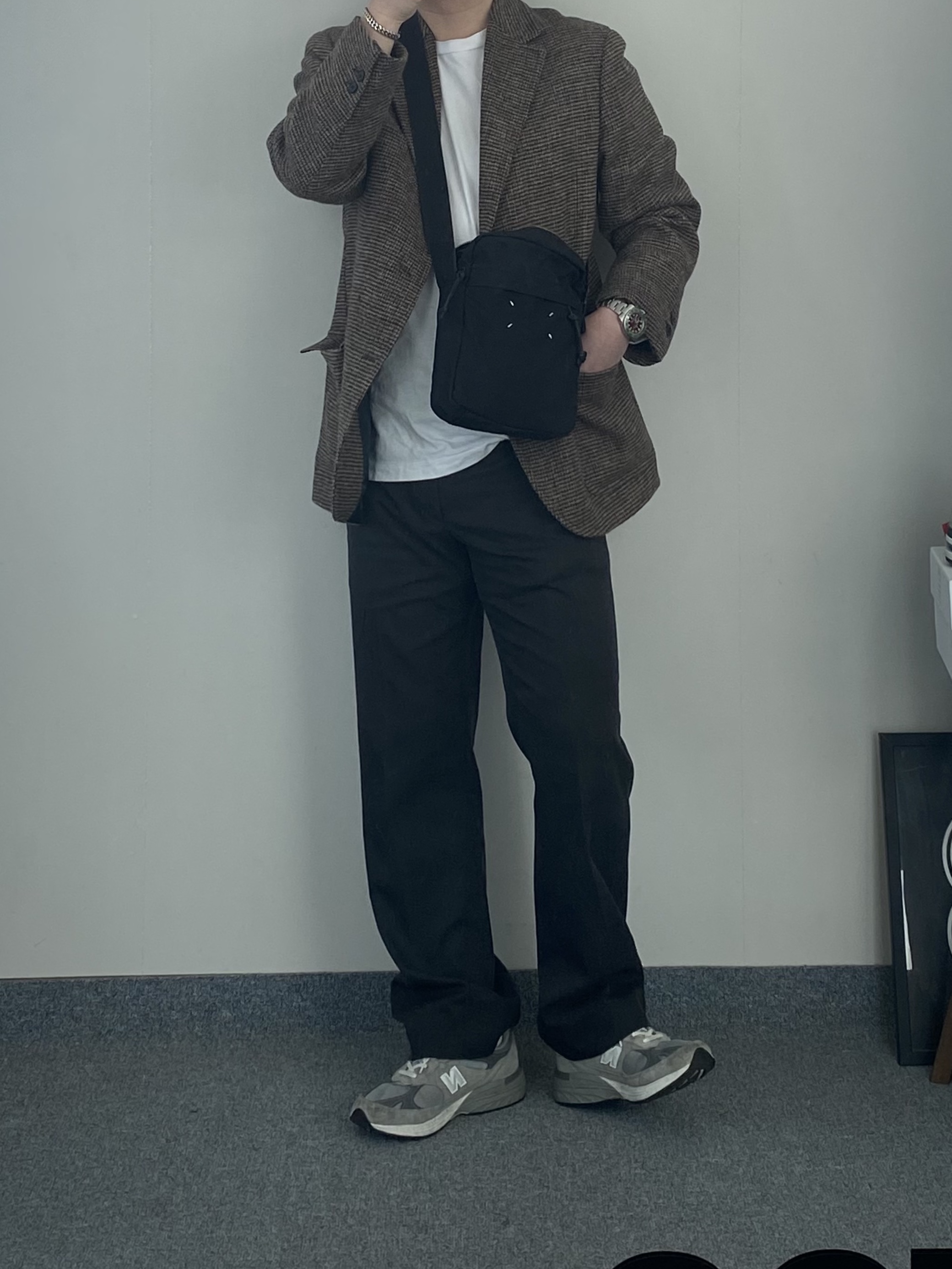 Maison Margiela Stitch Crossbody Bag Black, (W) New Balance 993 Made in USA Grey - B Standard 착용 스타일
