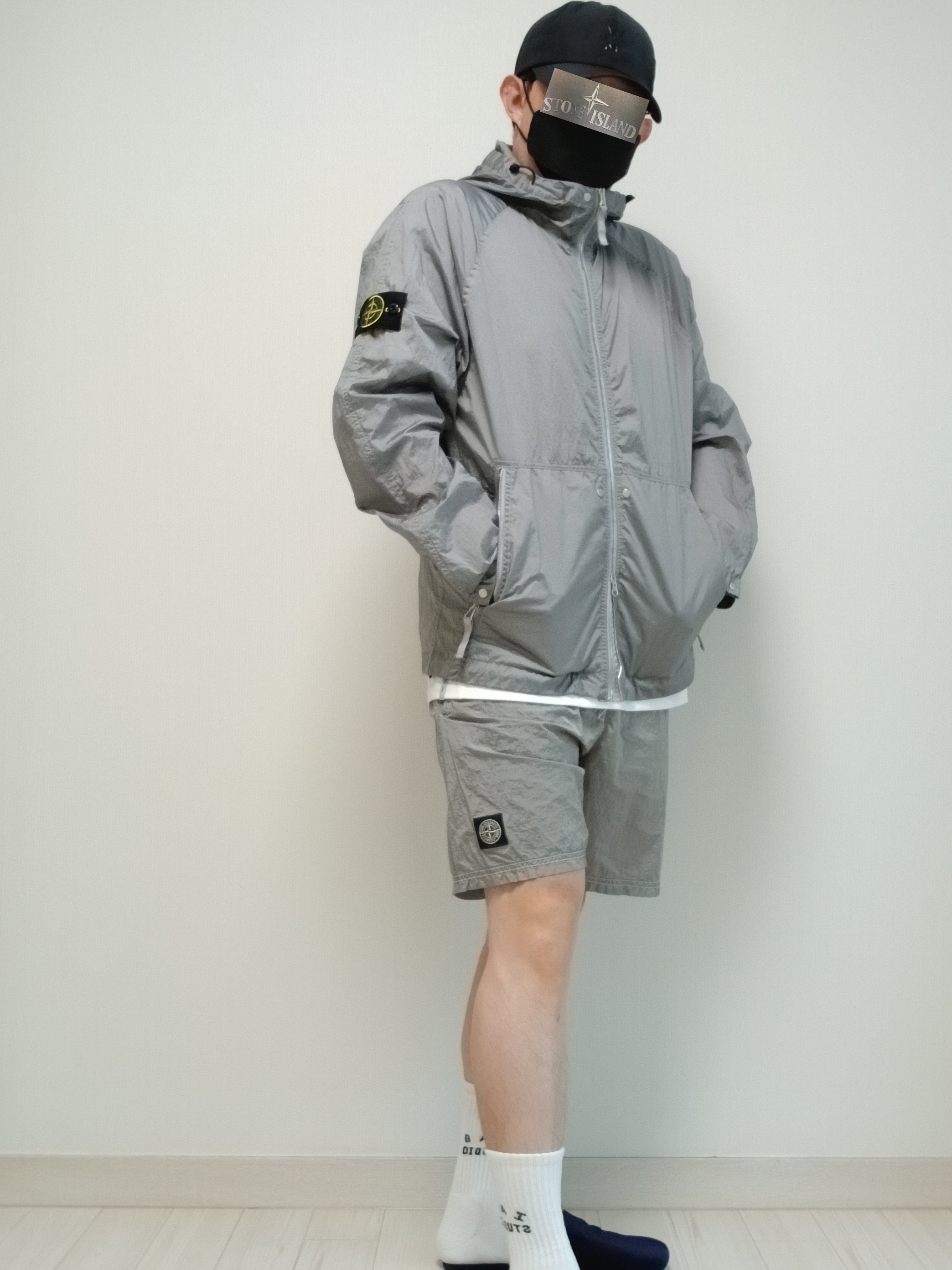Stone Island 4100097 Nylon Metal Watro-Tc in Econyl Hooded Jacket Pearl Grey - 25SS, Arc'teryx Captive Arc'word SS T-Shirt White Light 착용 스타일 - 5
